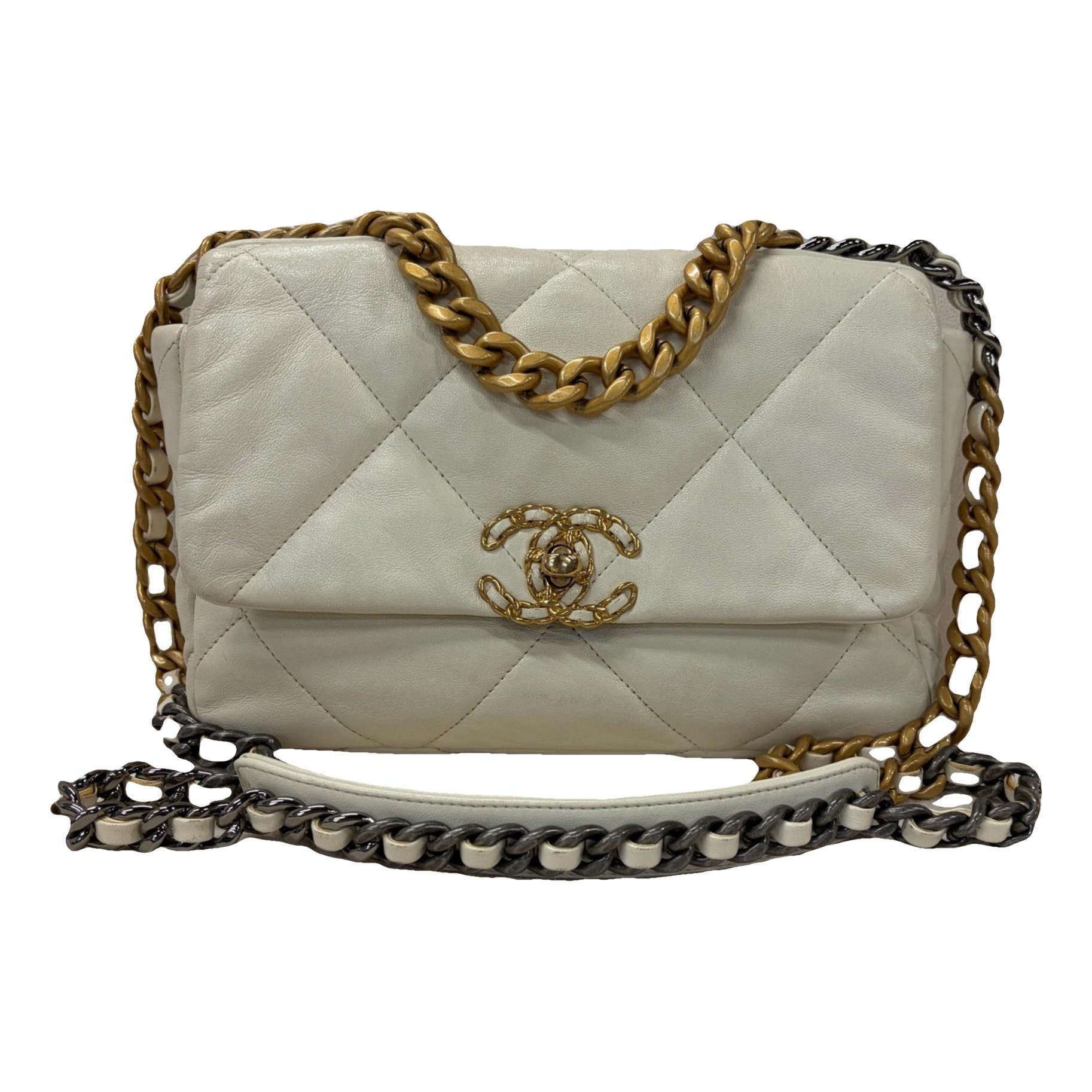 Chanel 19 leather handbag