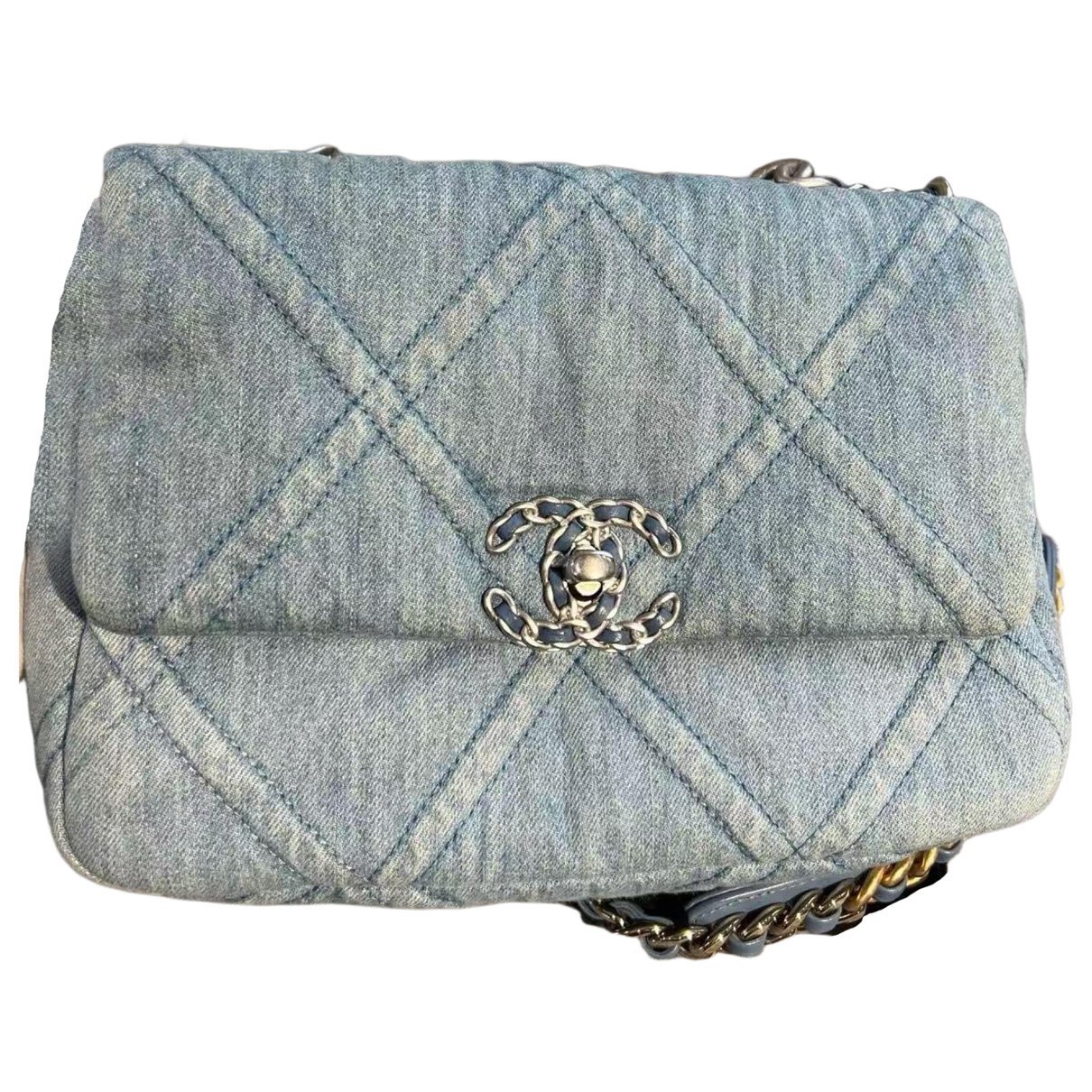 Chanel 19 handbag