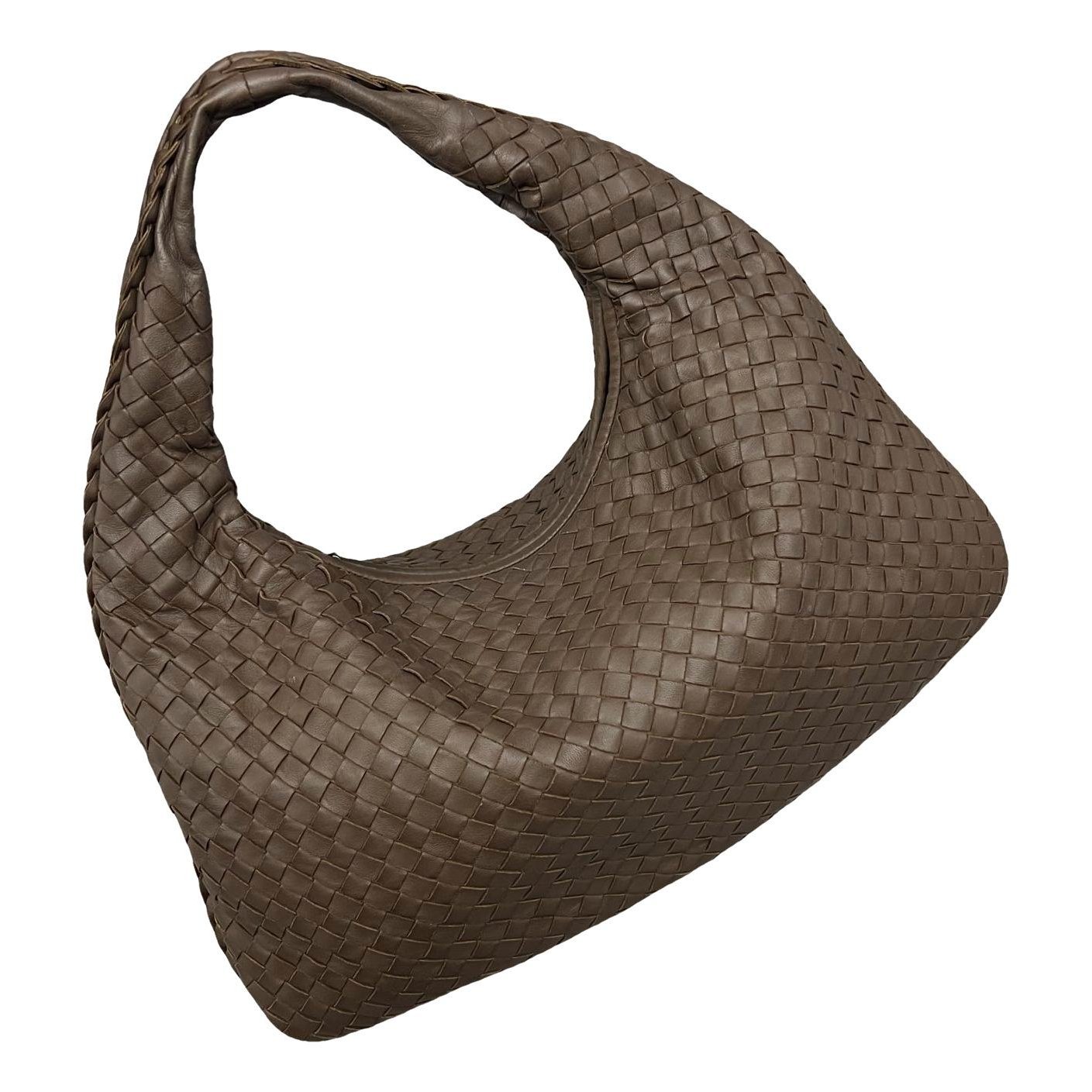 Veneta leather handbag