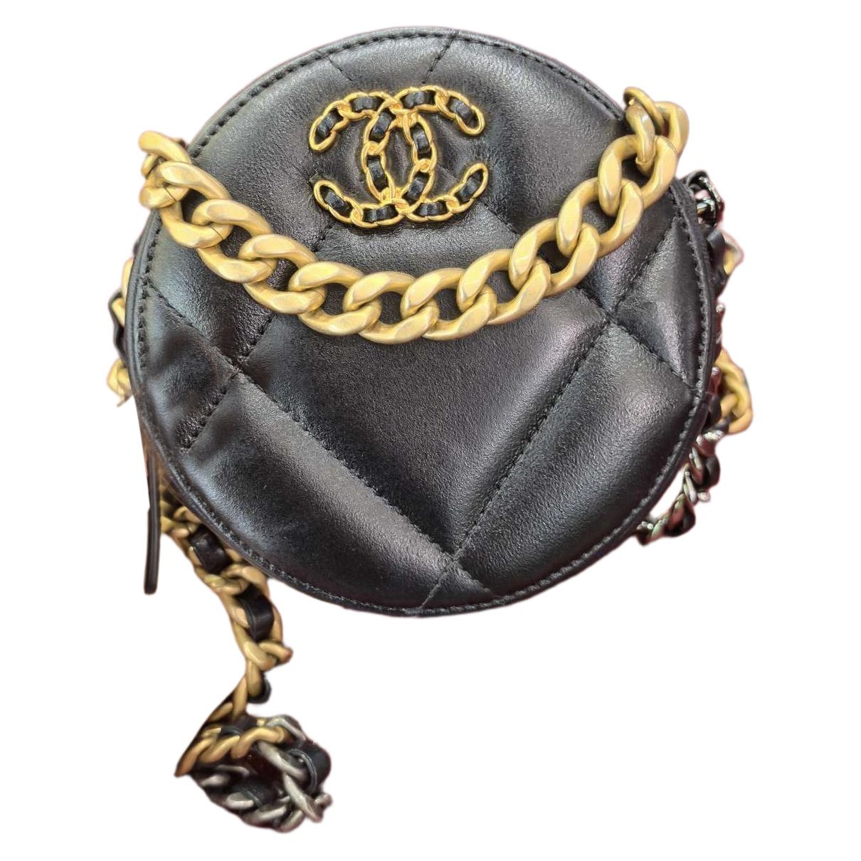 Chanel 19 leather handbag