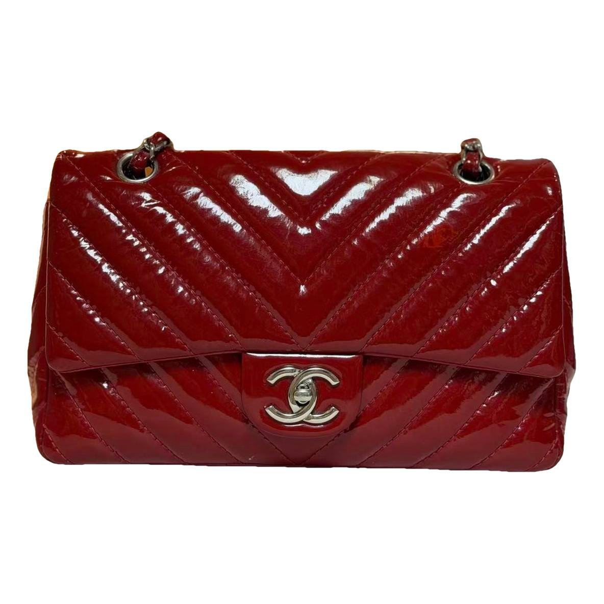 Timeless/Classique patent leather handbag