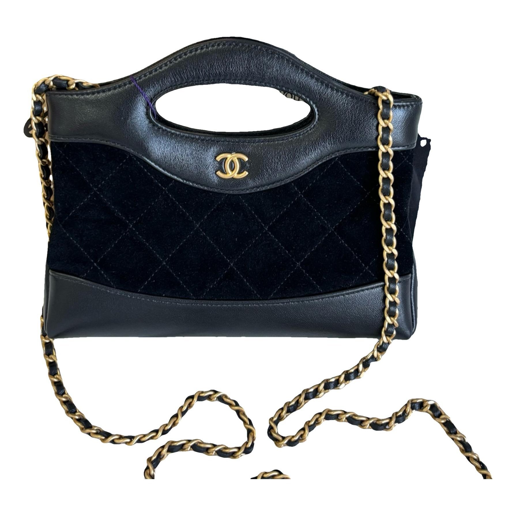 31 Vintage velvet crossbody bag