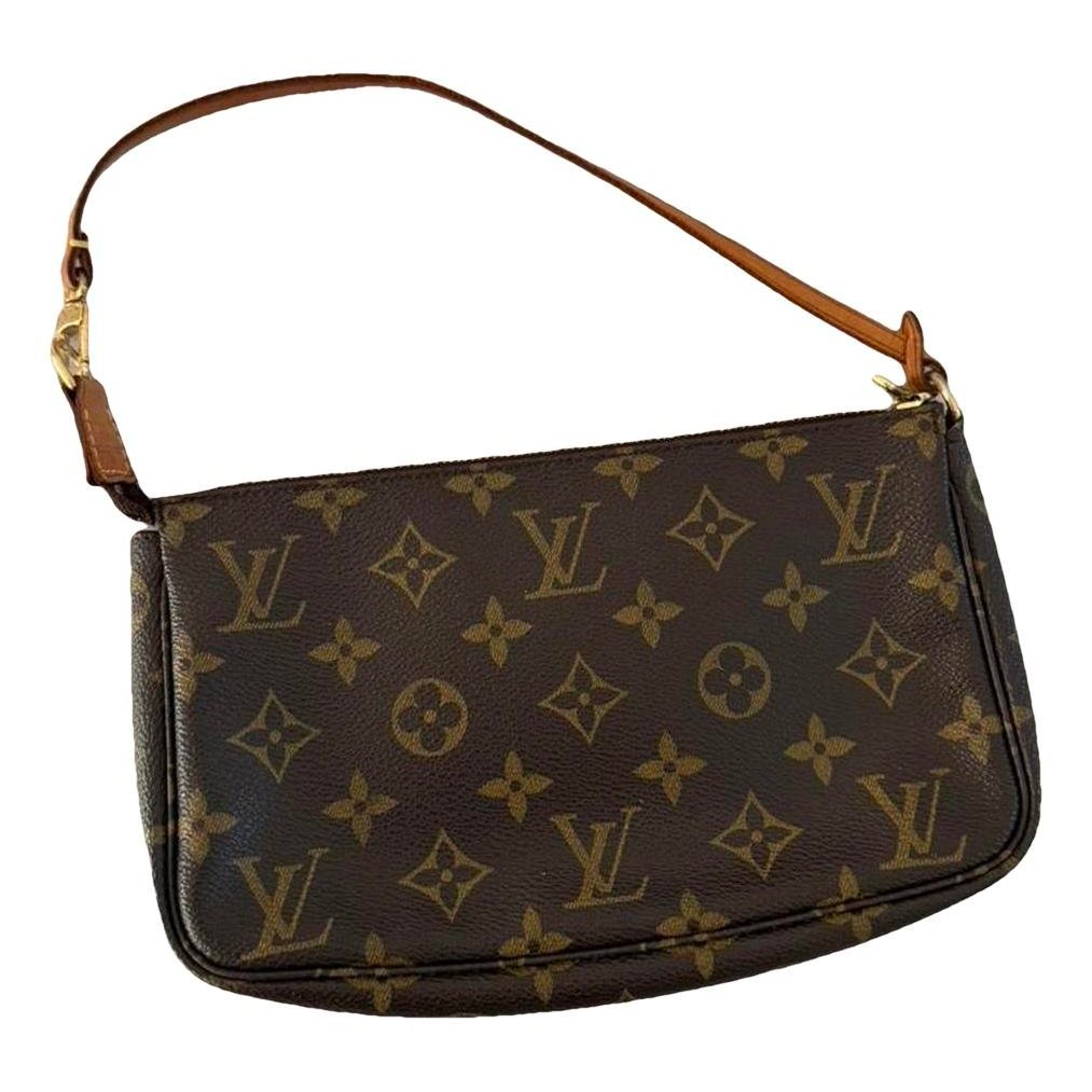 Pochette Accessoire patent leather handbag