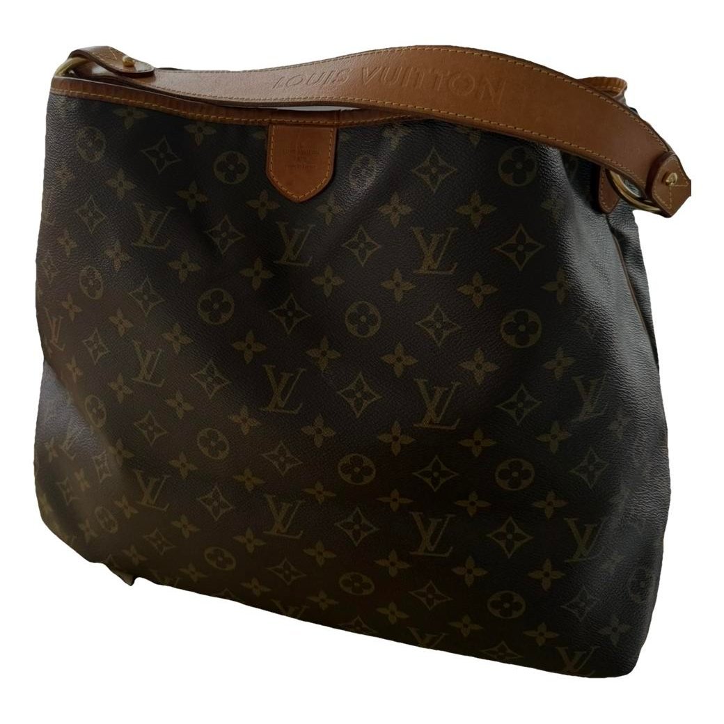 Delightful leather handbag