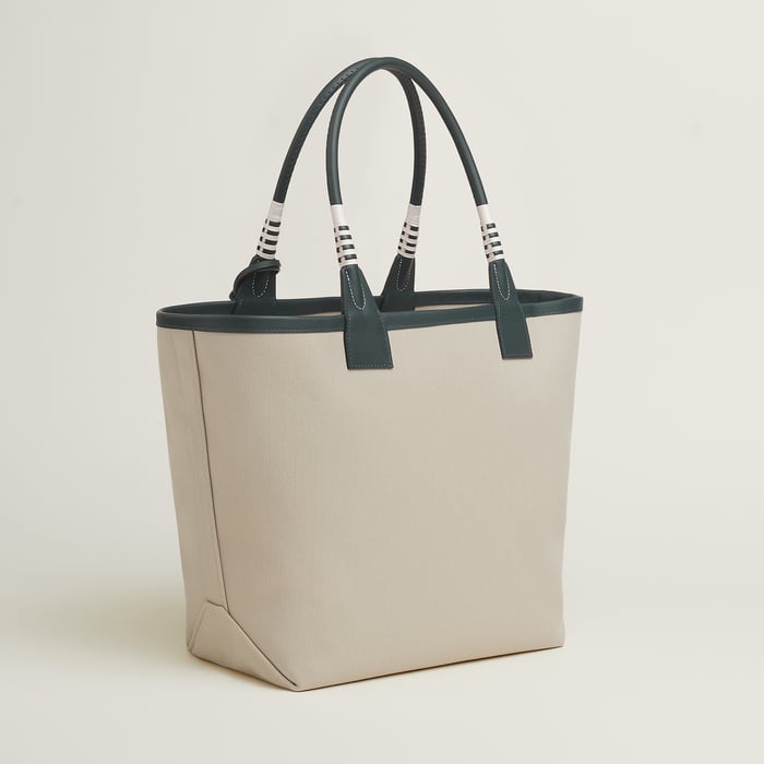Steeple 28 Bag