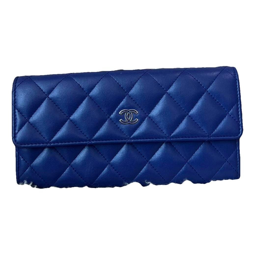 Leather clutch bag