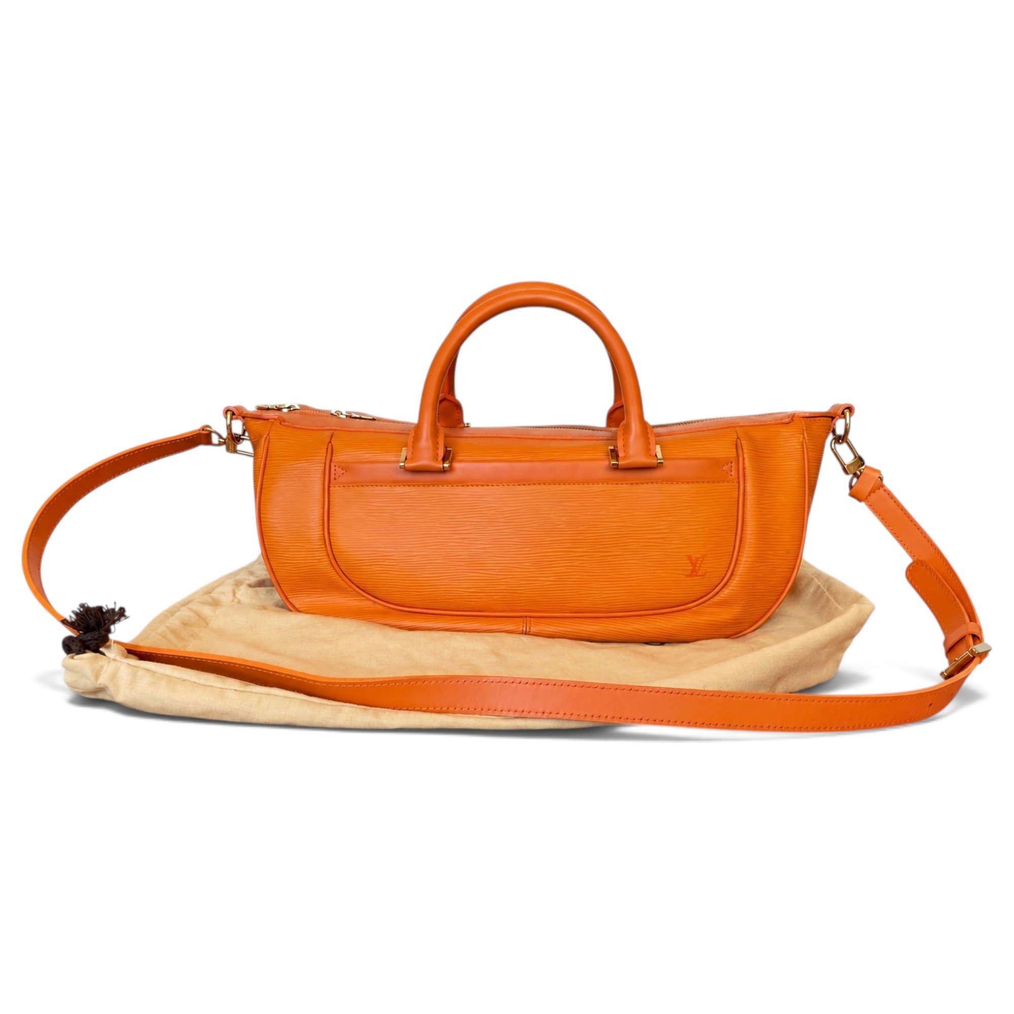 Dhanura leather handbag