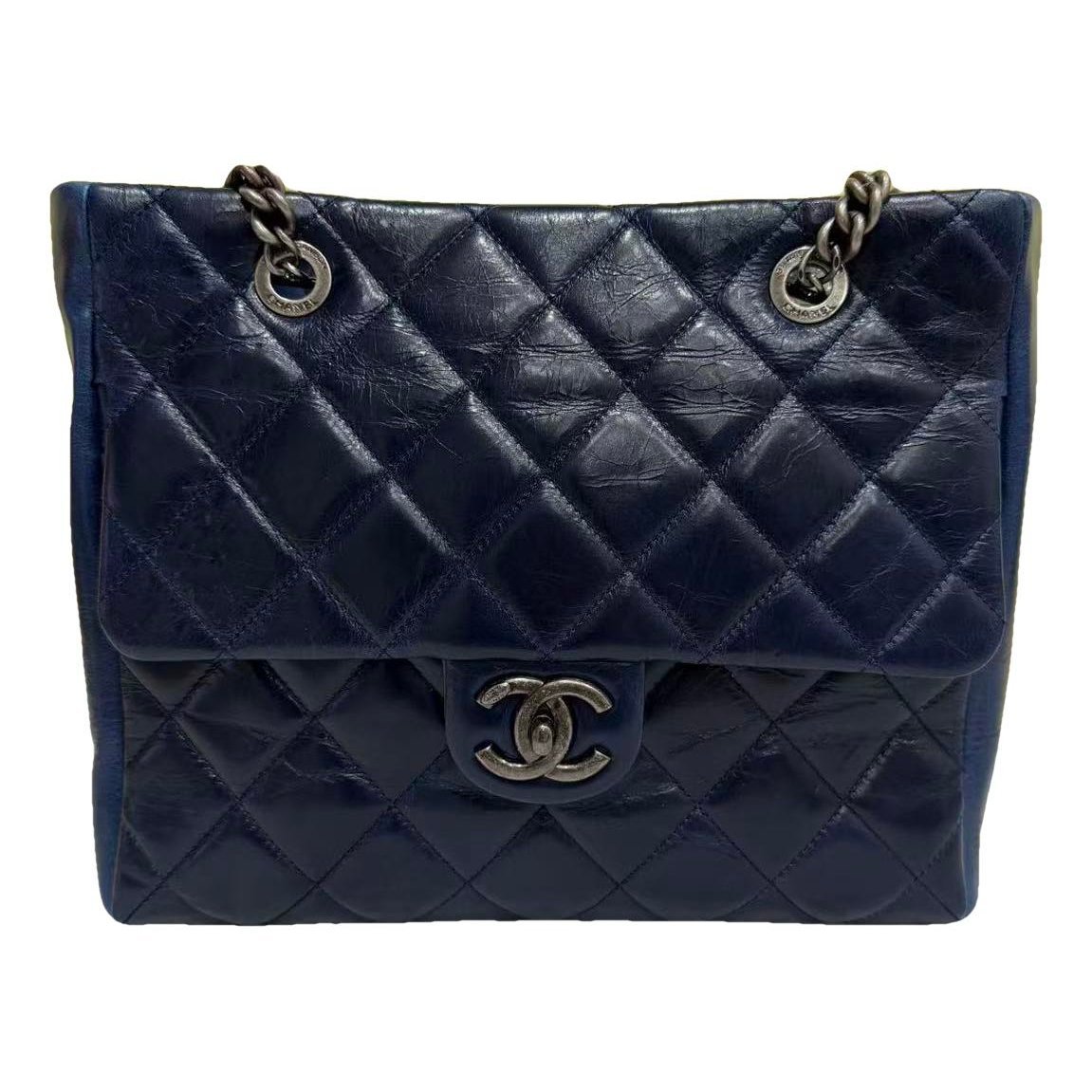 Leather tote