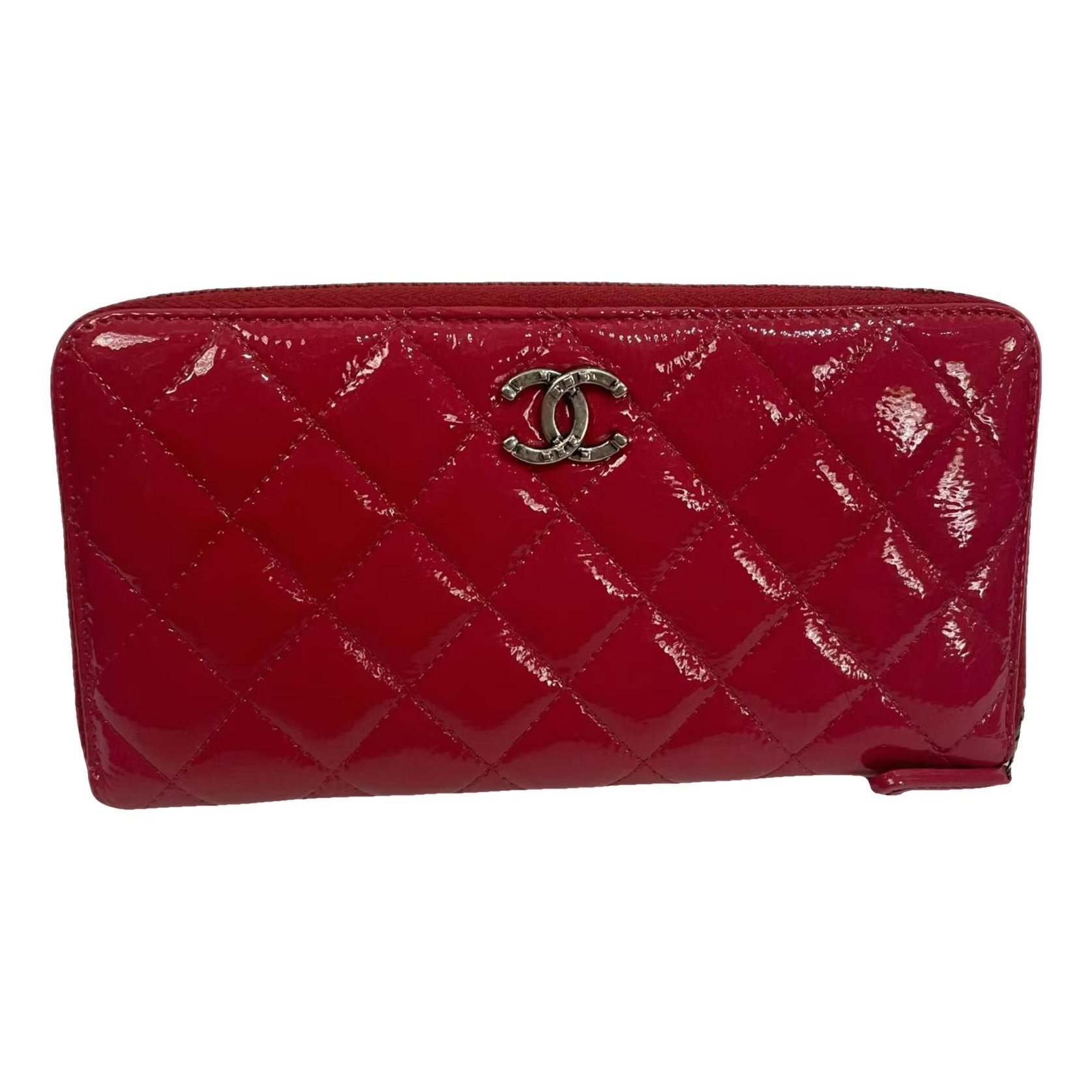 Patent leather clutch bag
