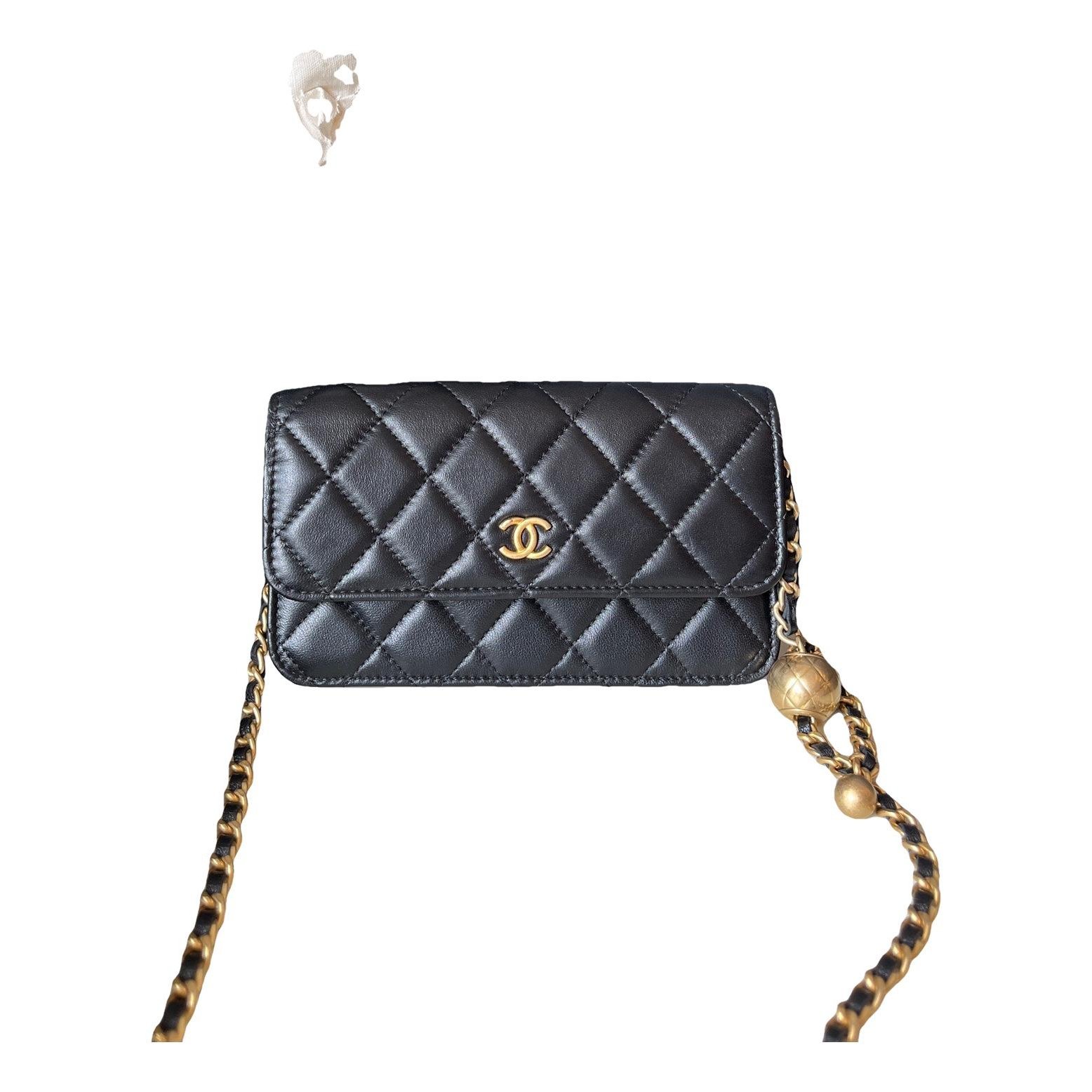 Wallet On Chain Timeless/Classique leather crossbody bag
