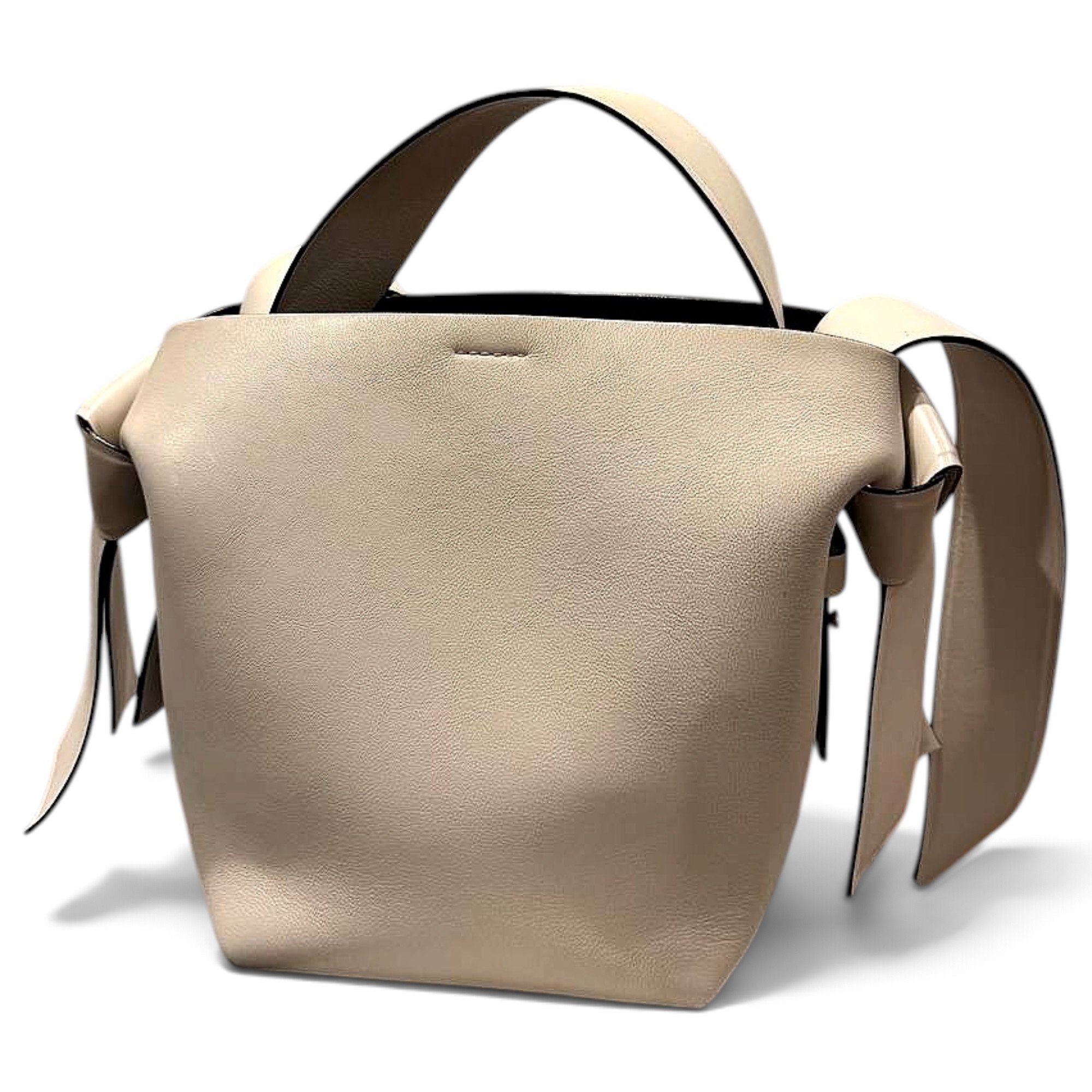 Musubi leather handbag