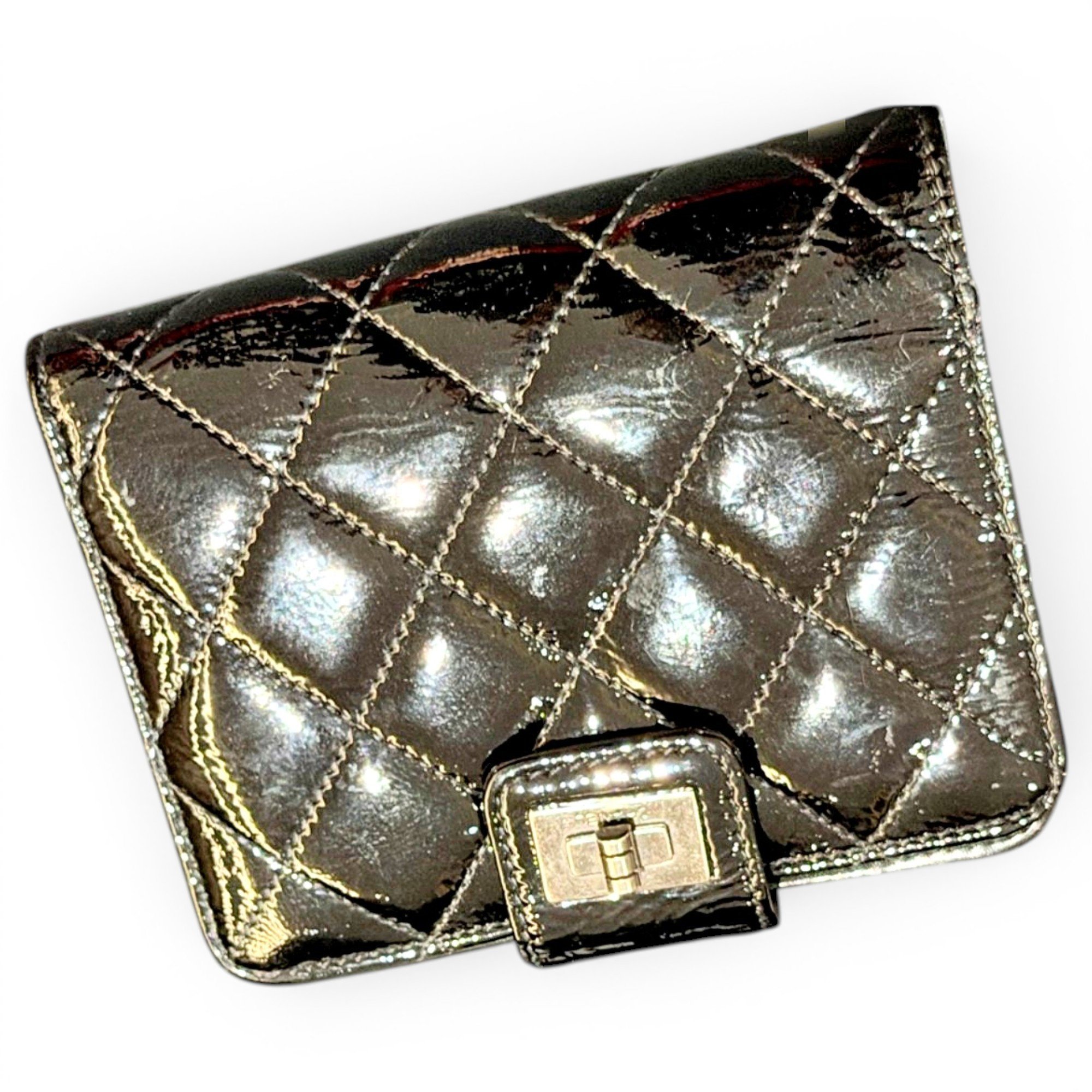 Wallet On Chain 2.55 patent leather crossbody bag