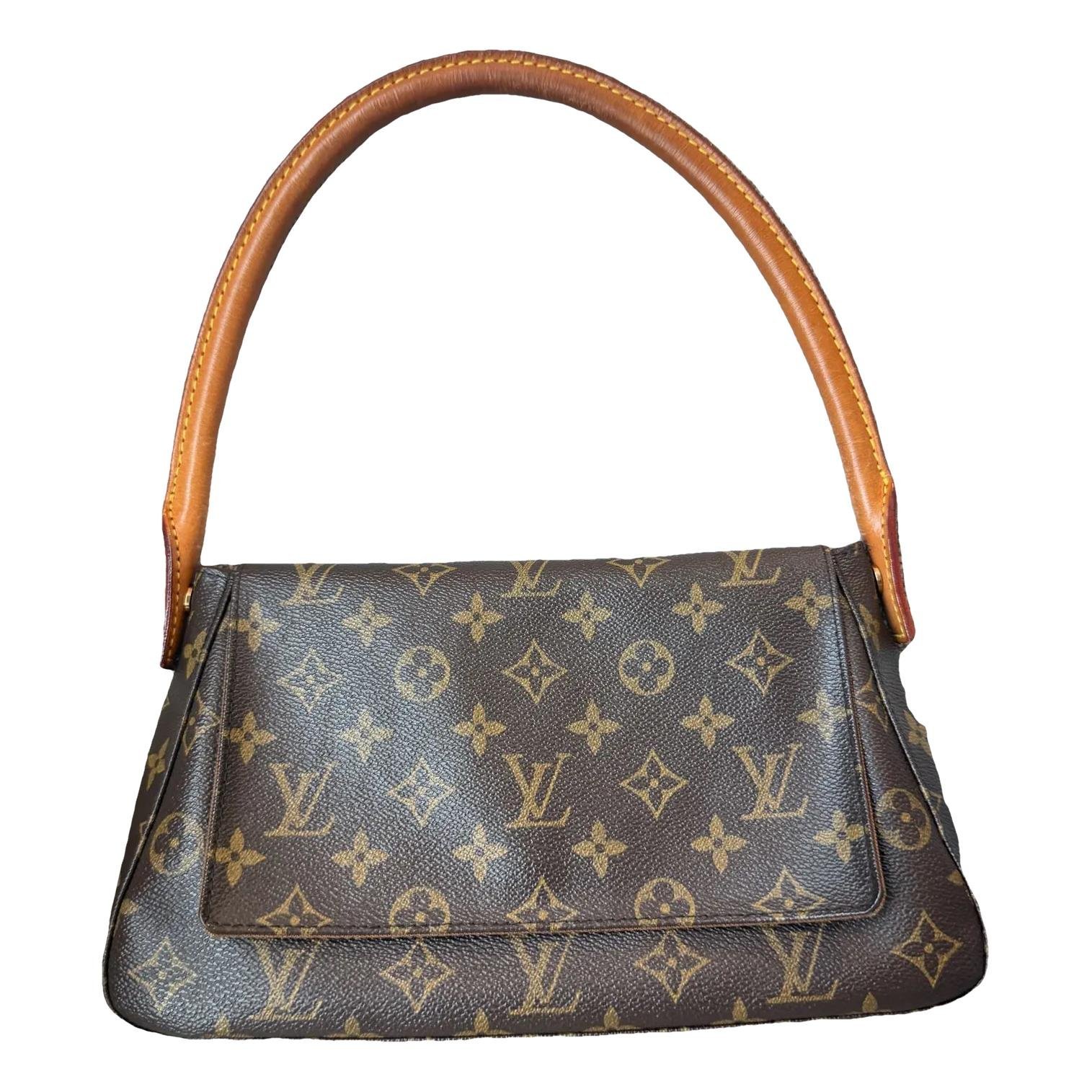 Looping vinyl handbag