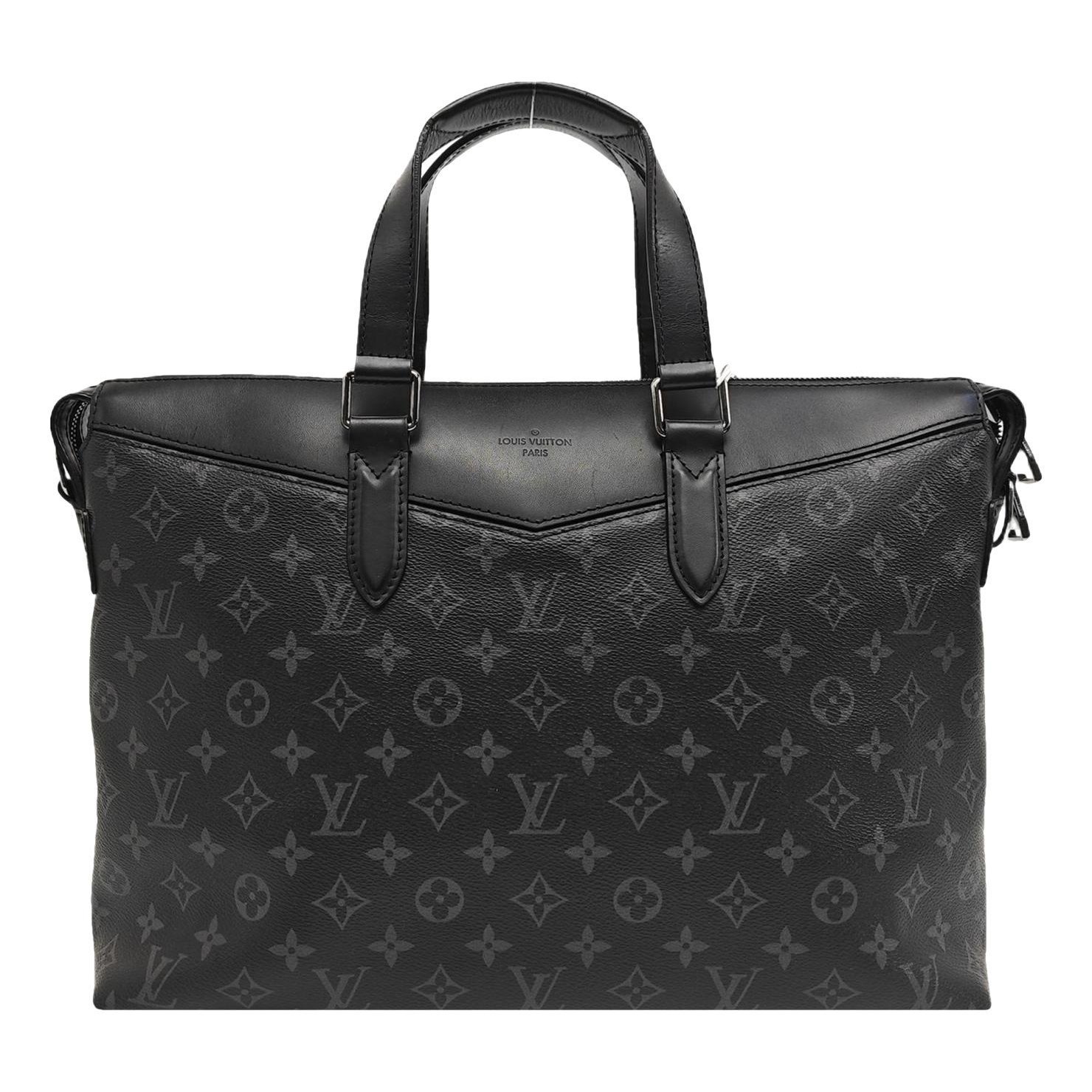 Explorer plissé leather handbag