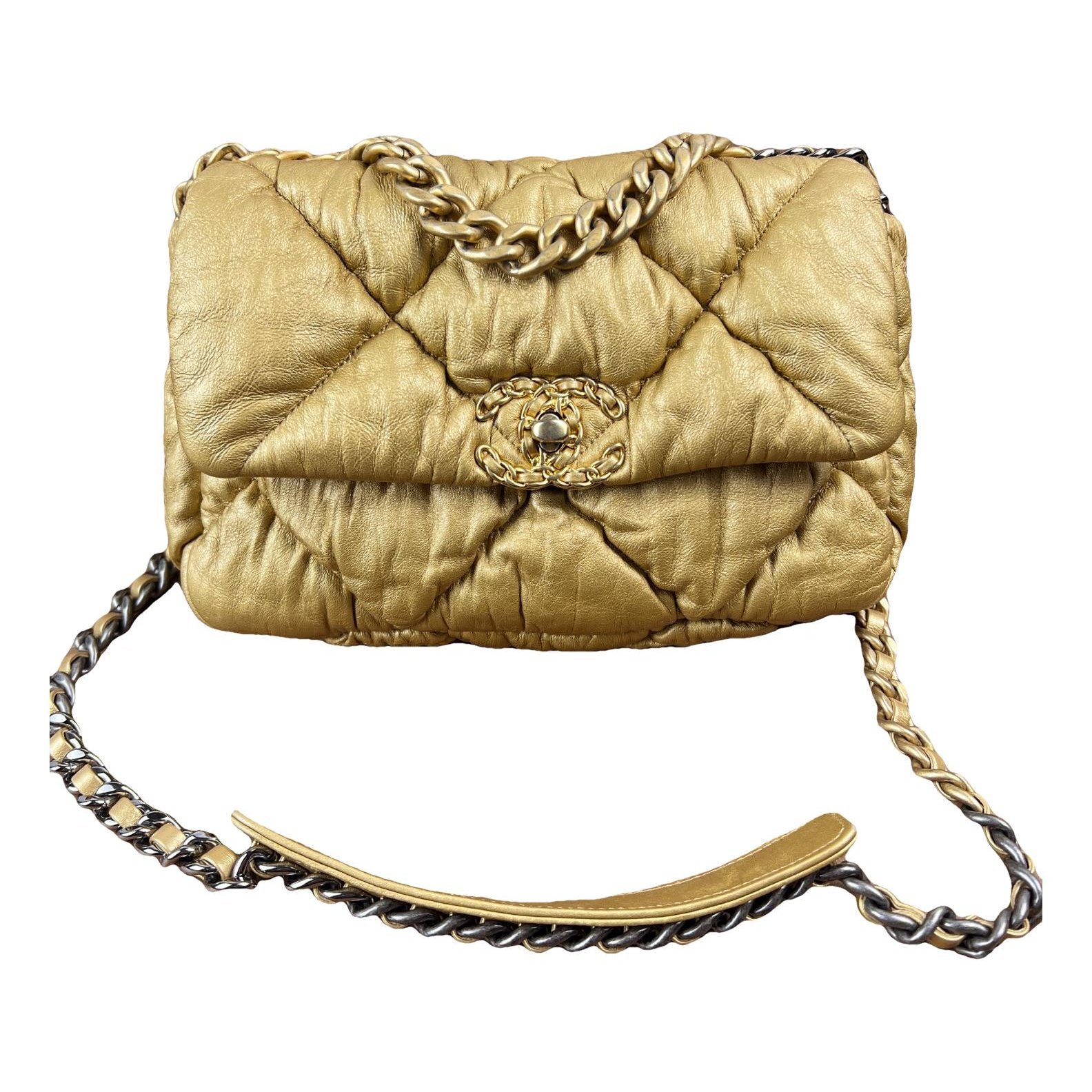 Chanel 19 leather handbag