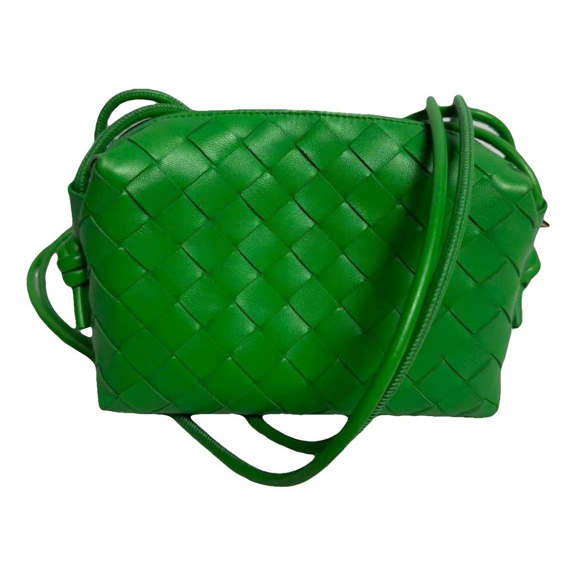 Loop leather handbag