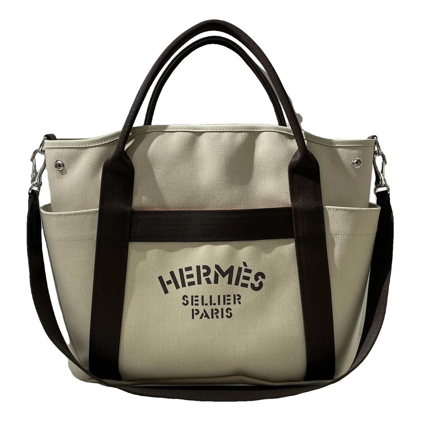 Groom tote
