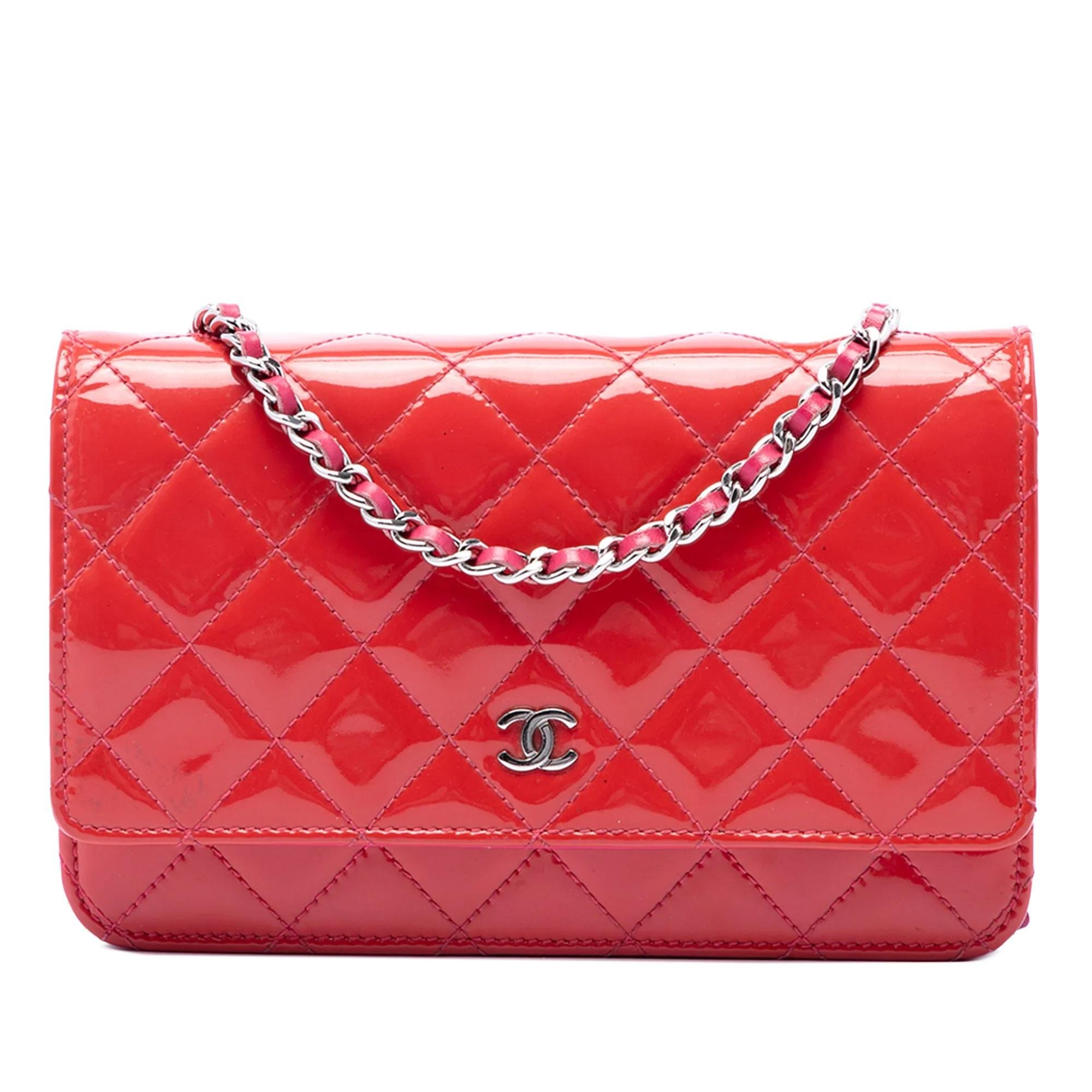 Wallet On Chain patent leather crossbody bag