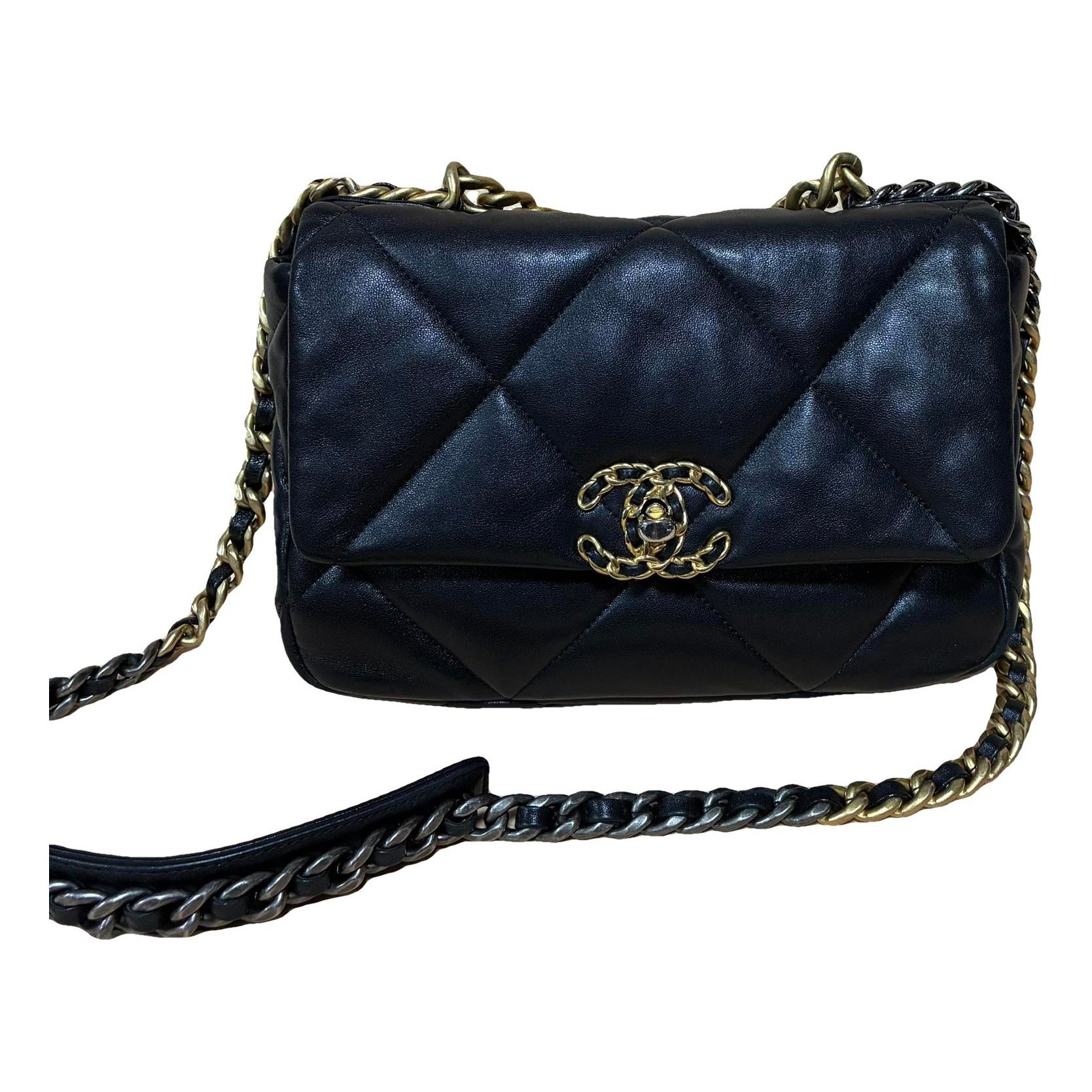 Chanel 19 leather handbag
