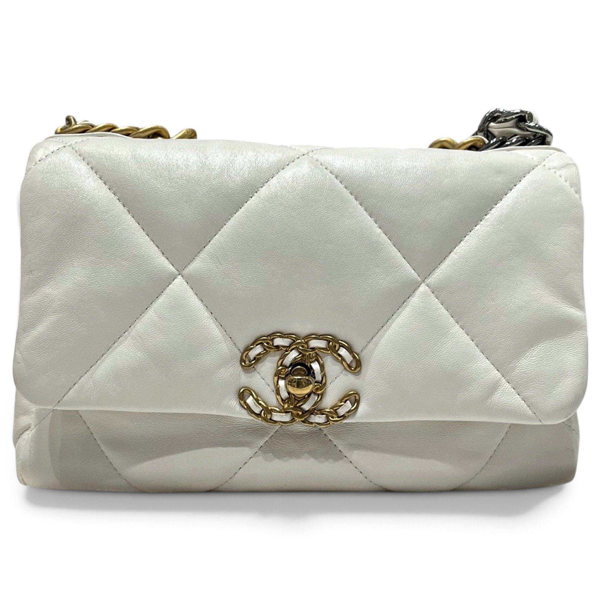 Chanel 19 leather handbag