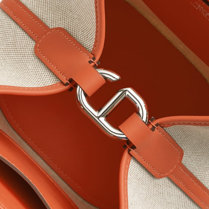 Hermès In-the-loop 18 Bag