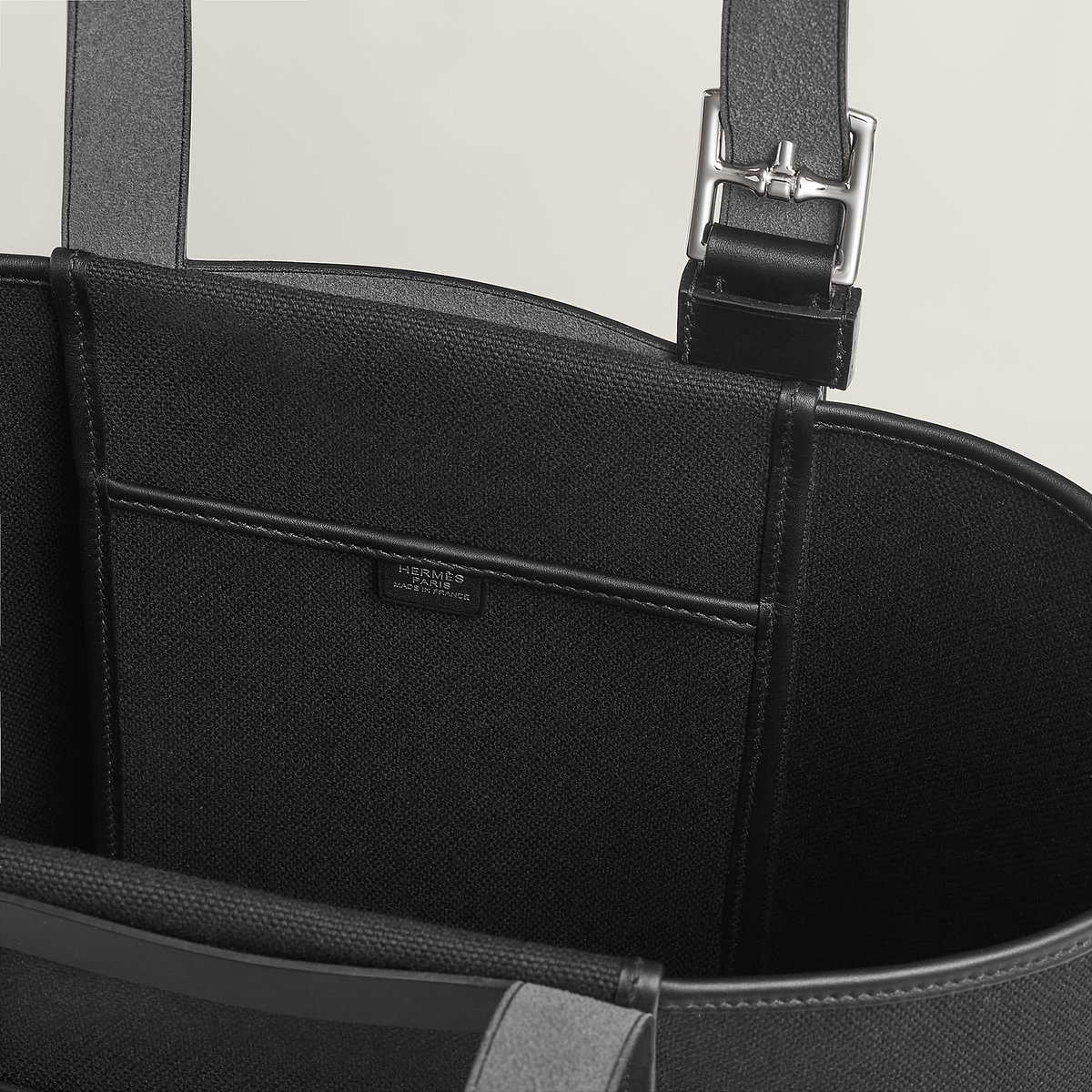 黒 バッグ 《エトリヴィエール・ポケット》 27