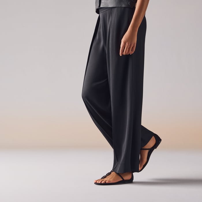 Noir Milos Sandal