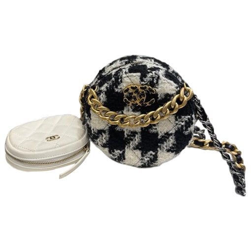 Chanel 19 tweed crossbody bag