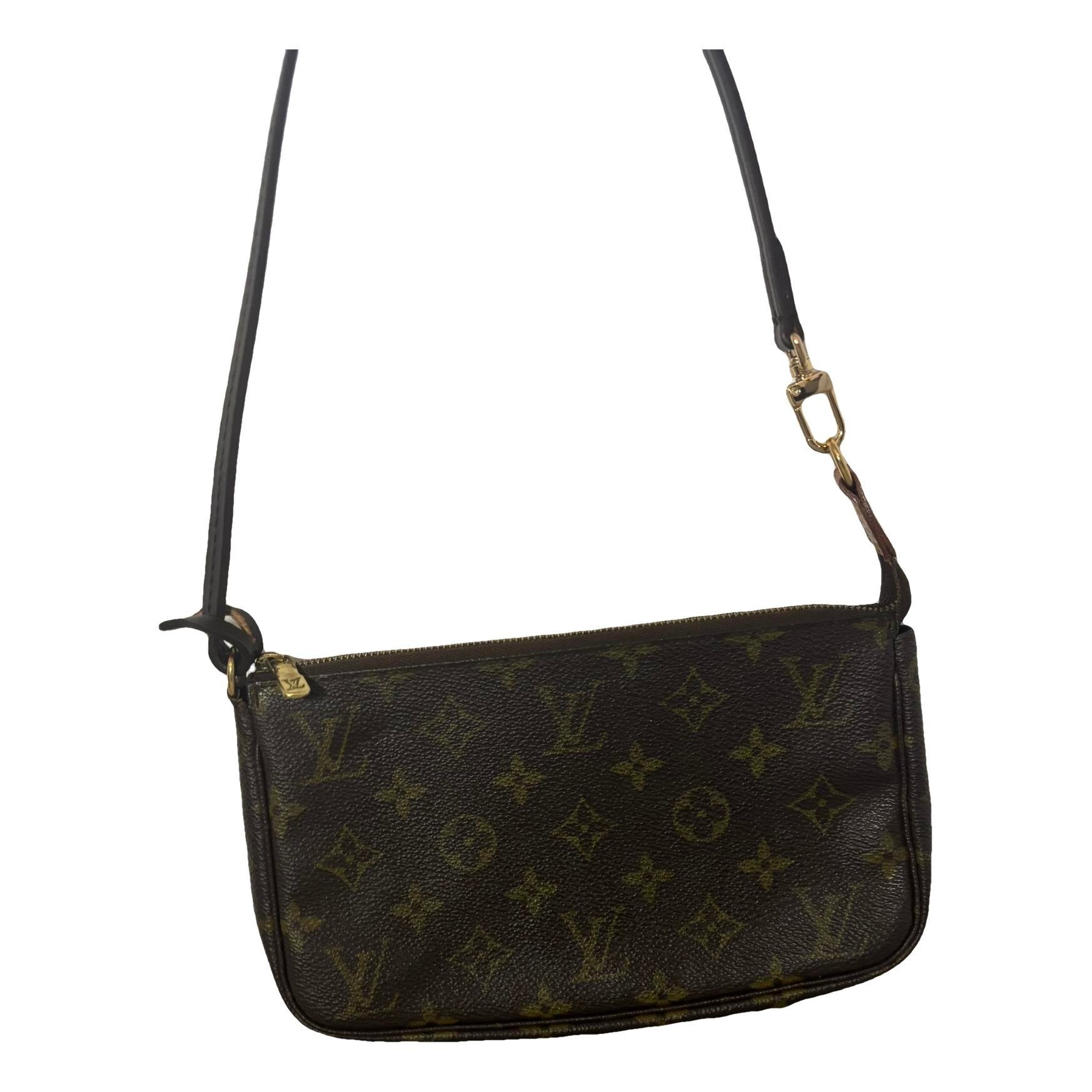 Pochette Accessoire leather handbag