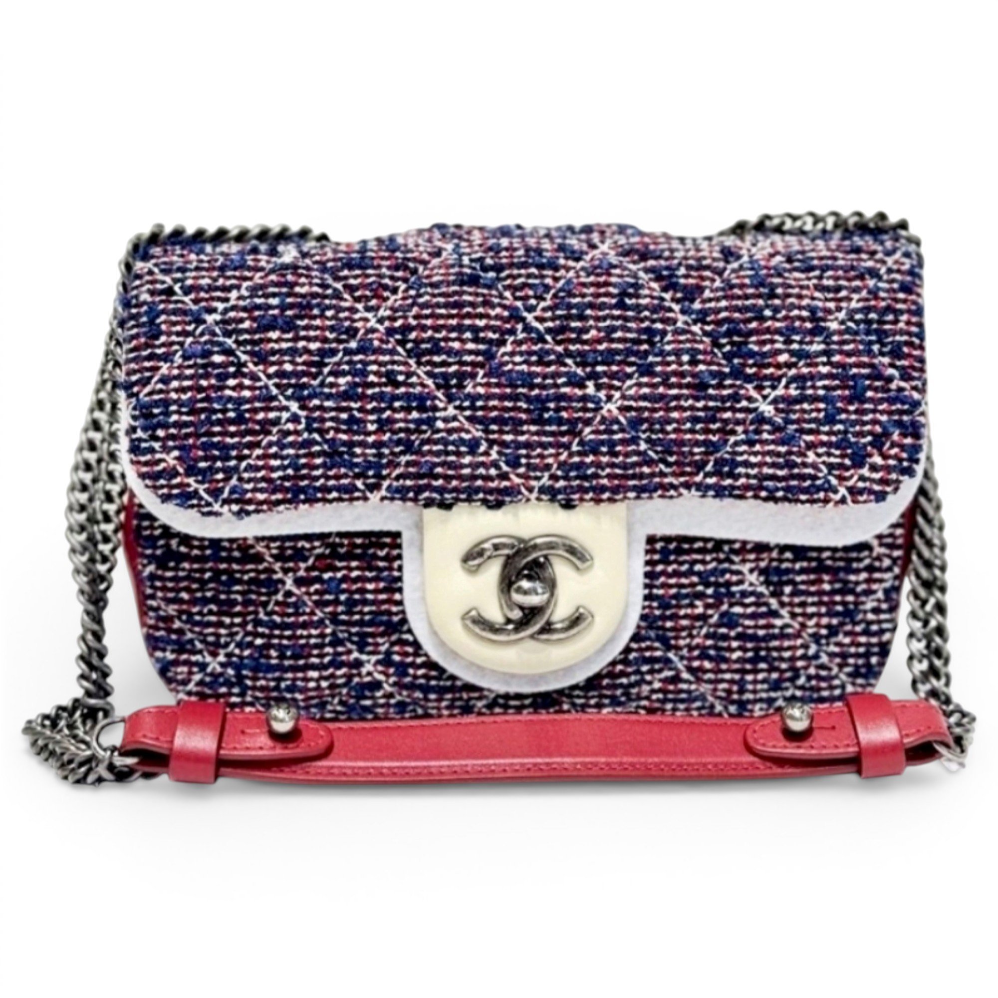 Timeless/Classique tweed crossbody bag