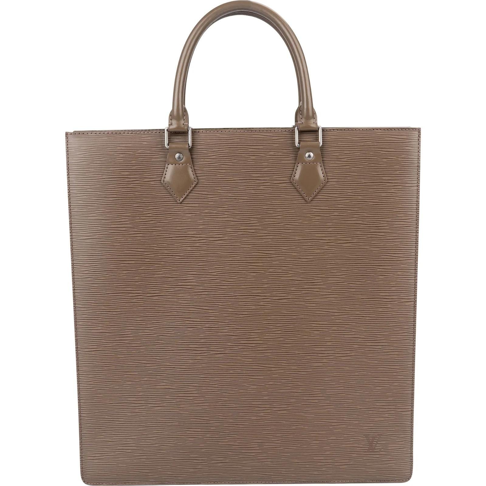 Plat leather handbag