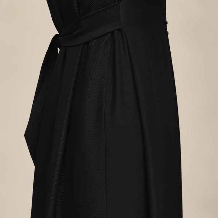 Noir Sleeveless Embroidered Caftan