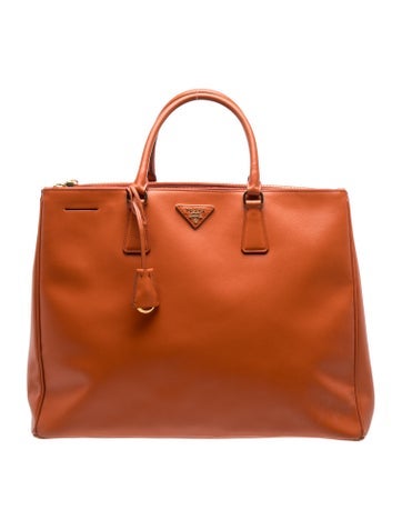 Saffiano Leather Galleria Double Zip XL