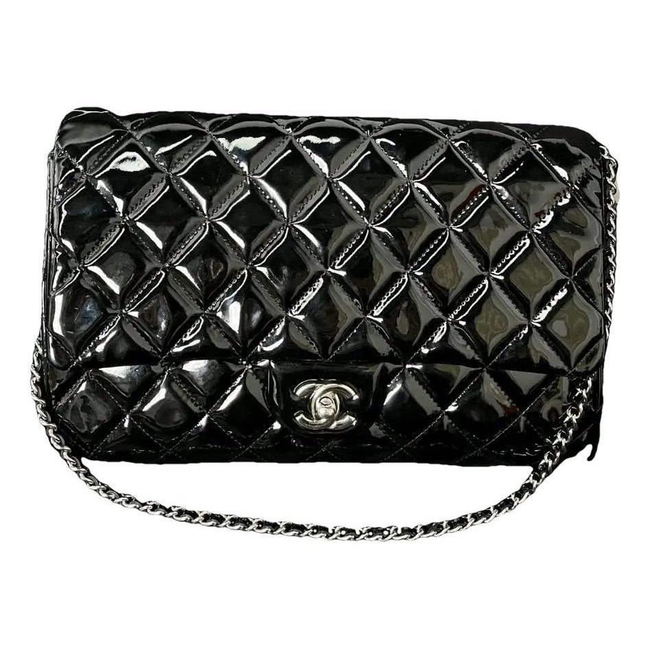 Timeless/Classique patent leather handbag