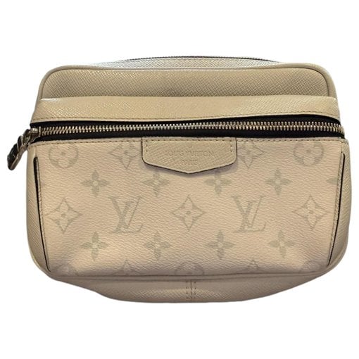 Leather clutch bag
