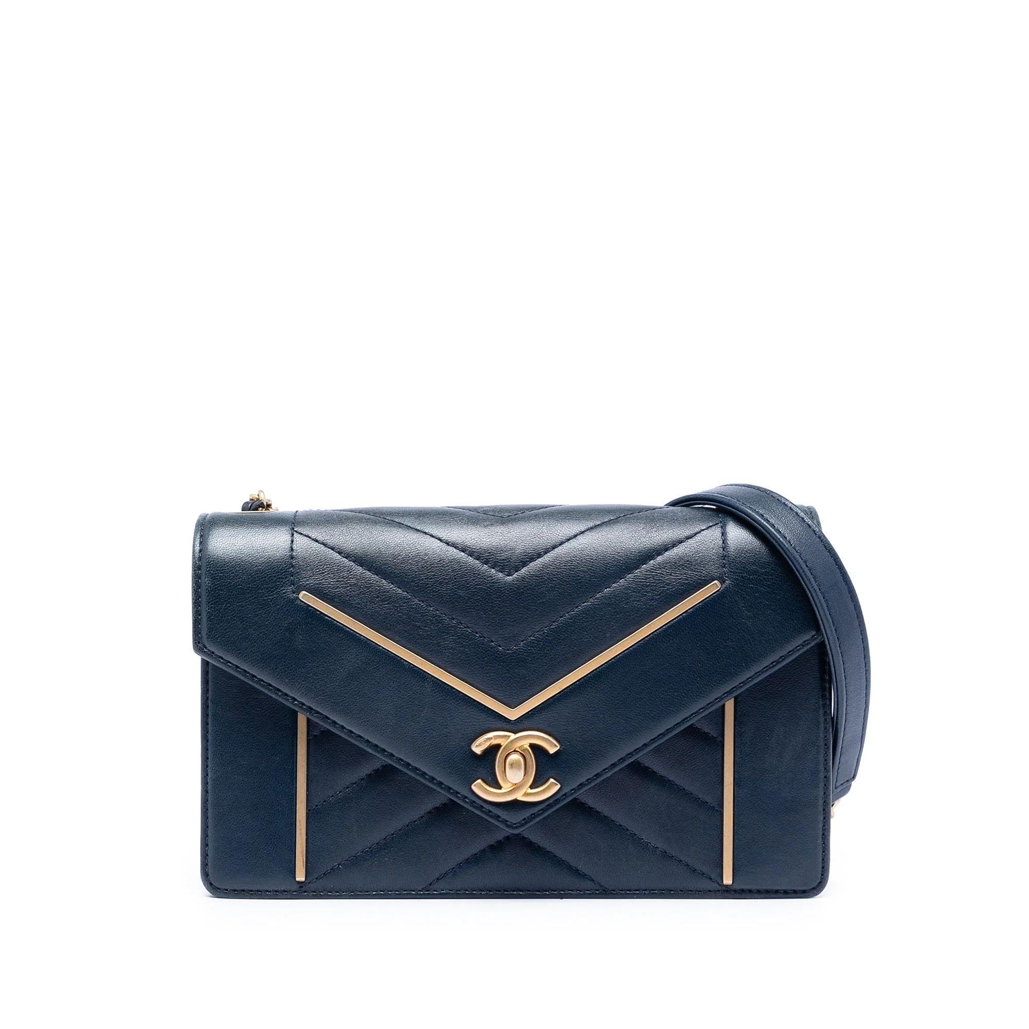 Timeless/Classique leather crossbody bag