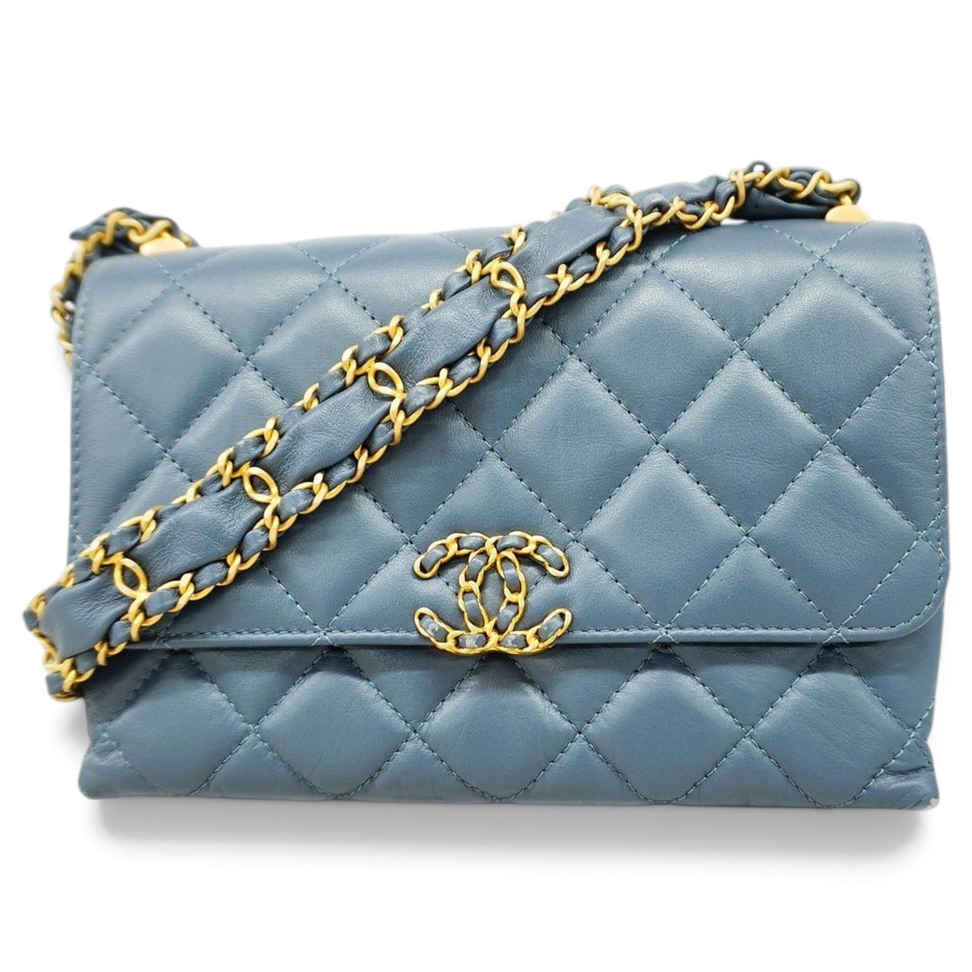 Chanel 19 leather handbag