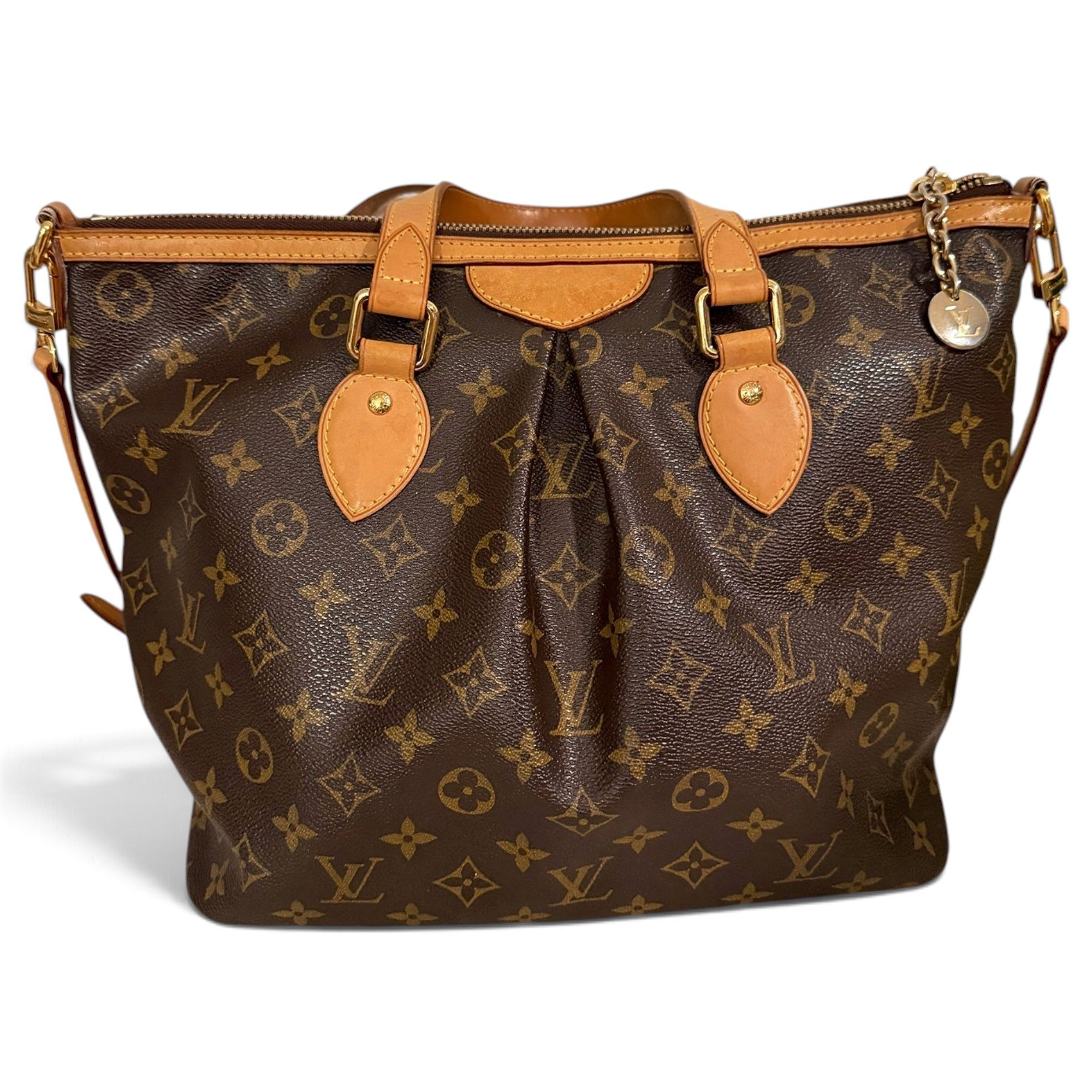 Delightful leather handbag