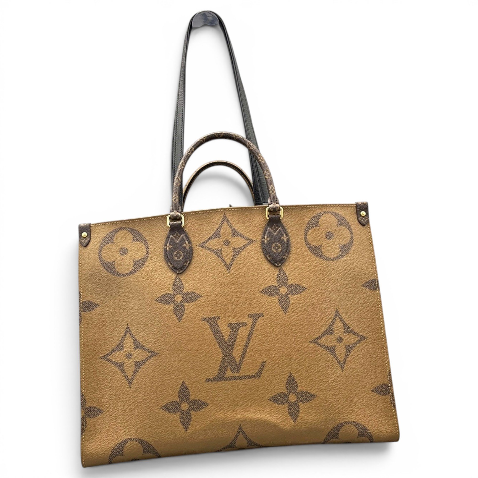 Onthego leather handbag