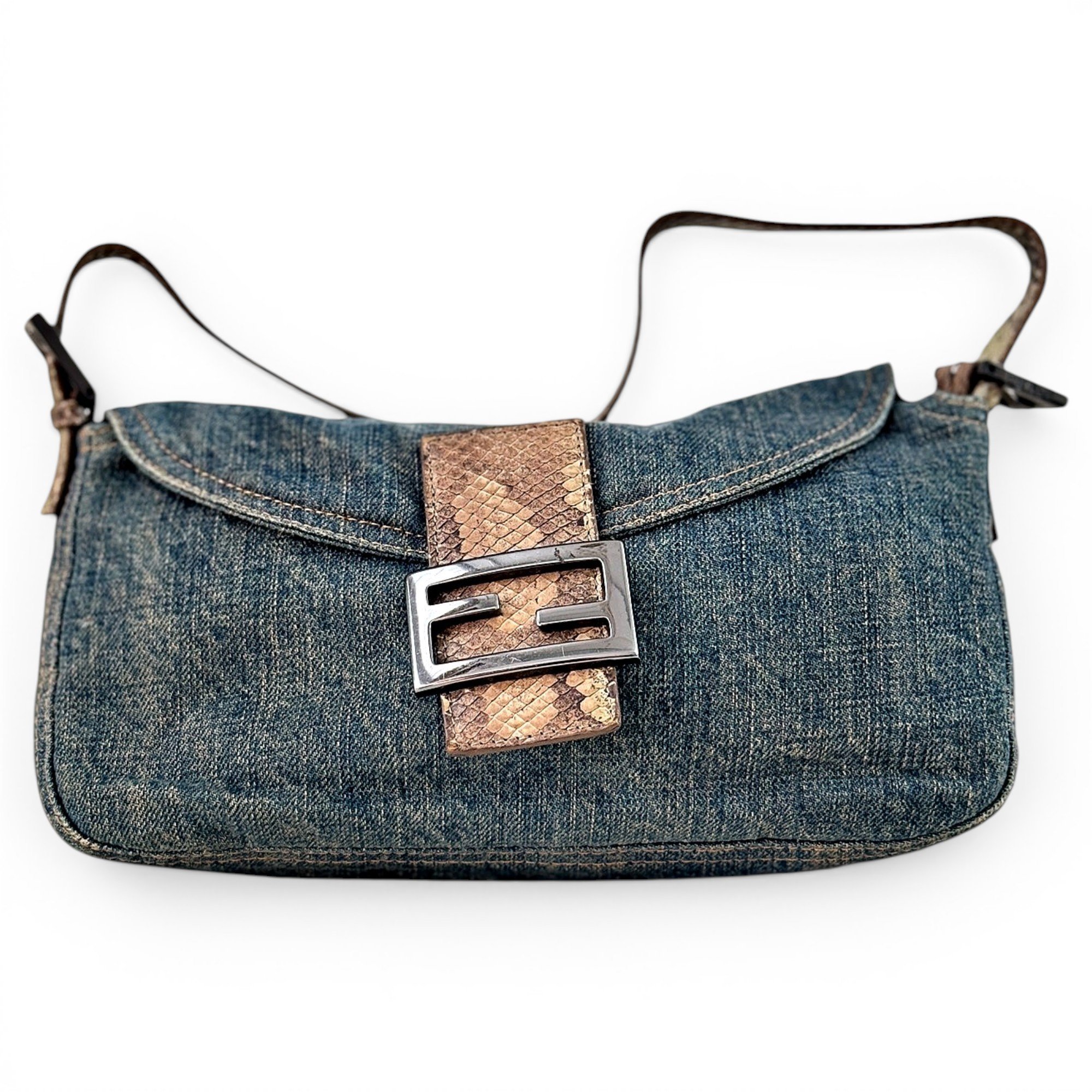 Baguette handbag