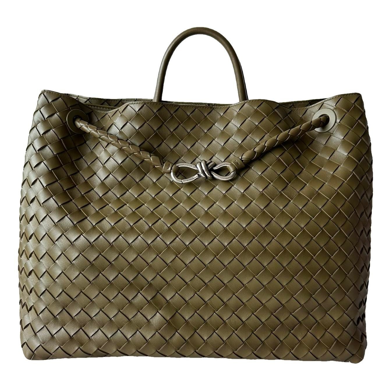 Bottega Veneta Andiamo leather handbag