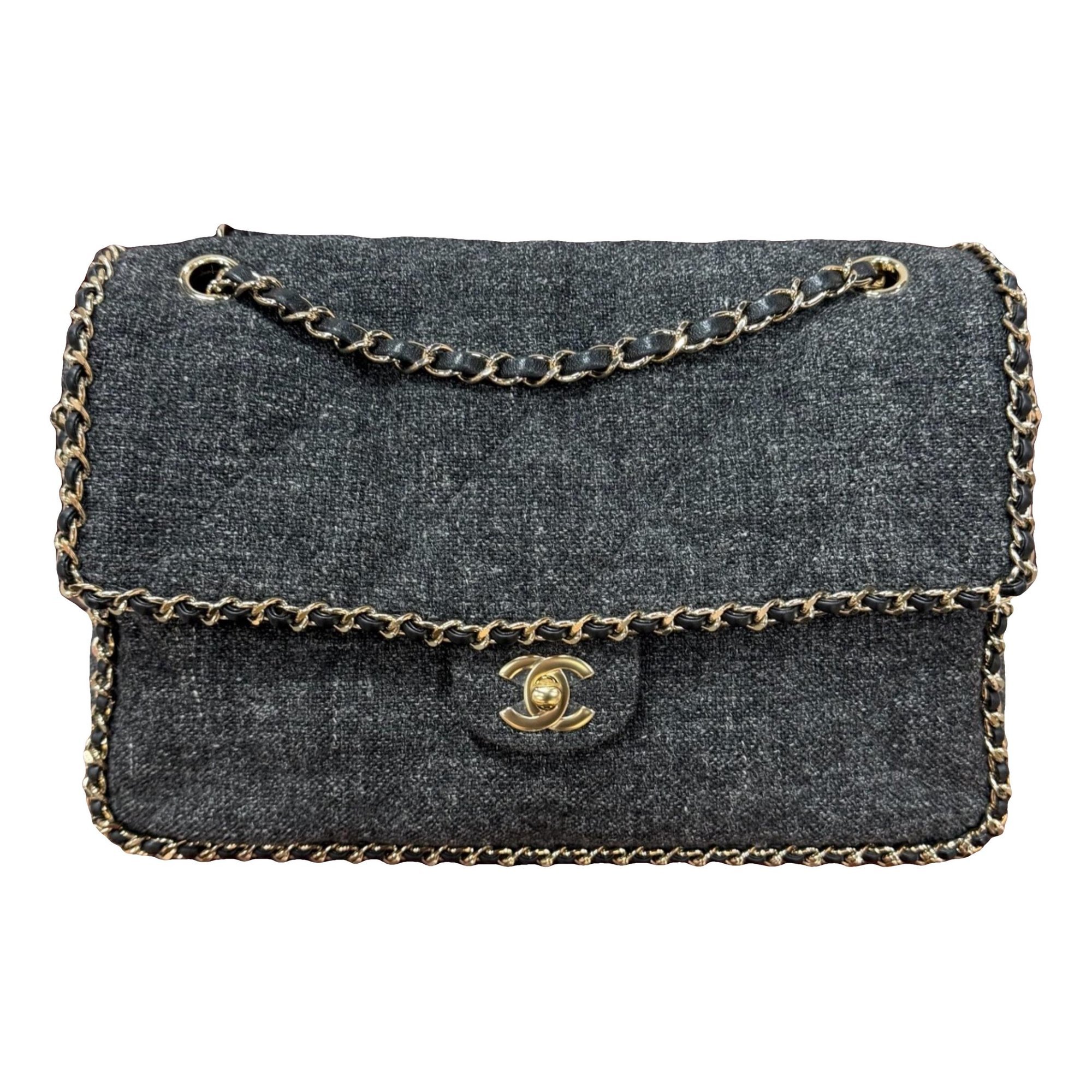 Timeless/Classique tweed crossbody bag