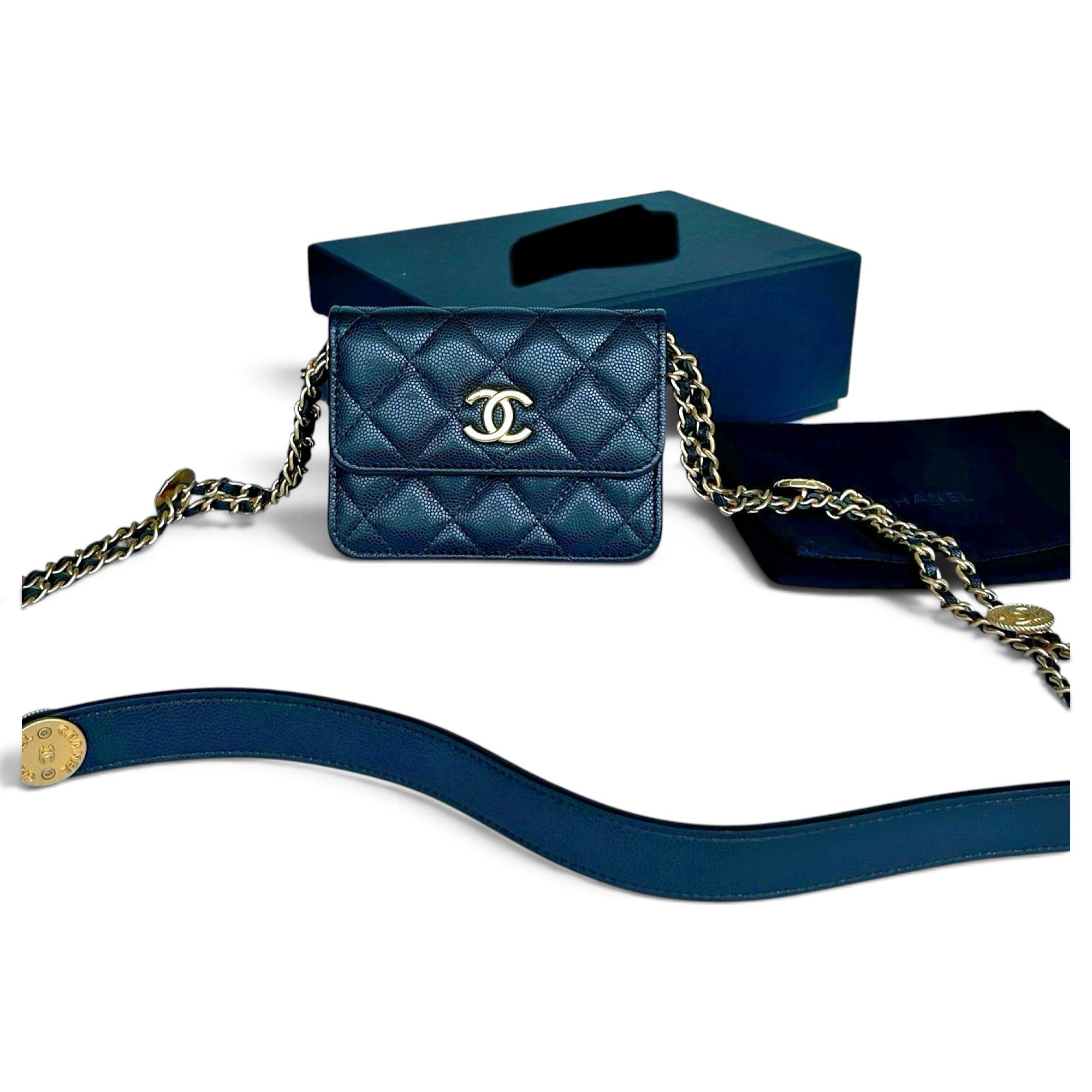 Wallet On Chain Timeless/Classique leather crossbody bag
