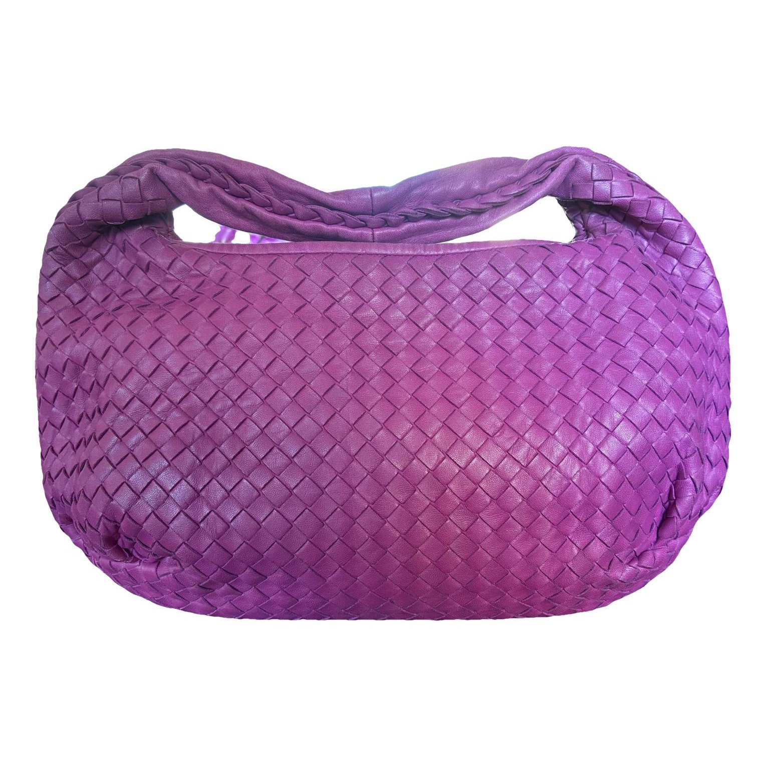 Veneta leather handbag