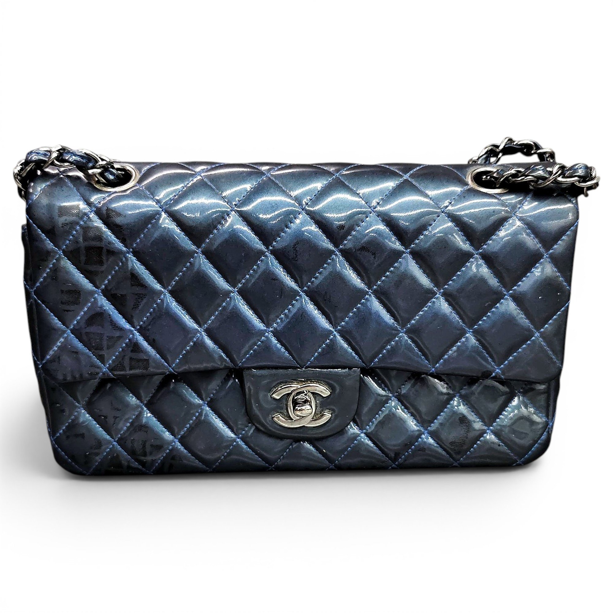 Timeless/Classique patent leather crossbody bag
