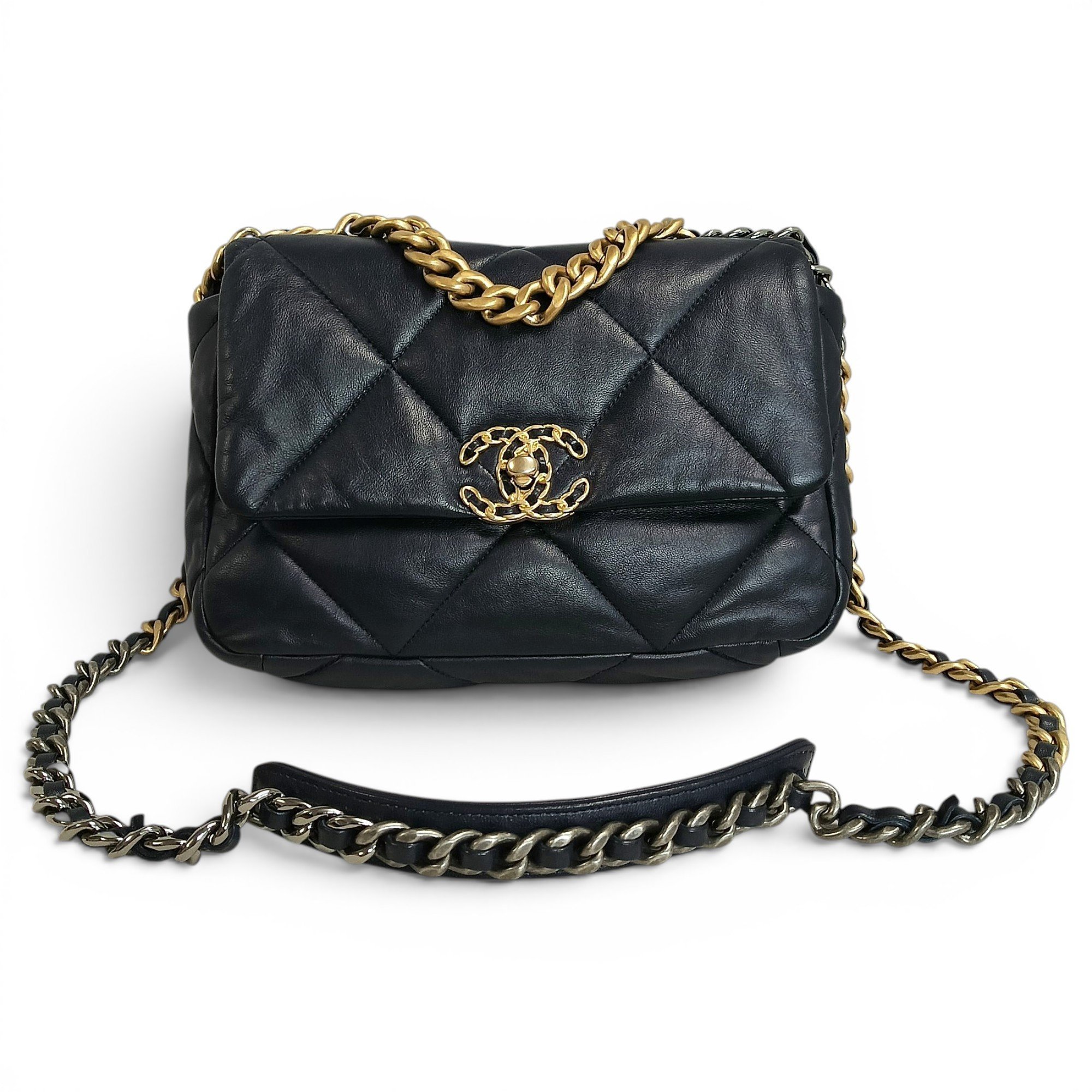 Chanel 19 leather handbag