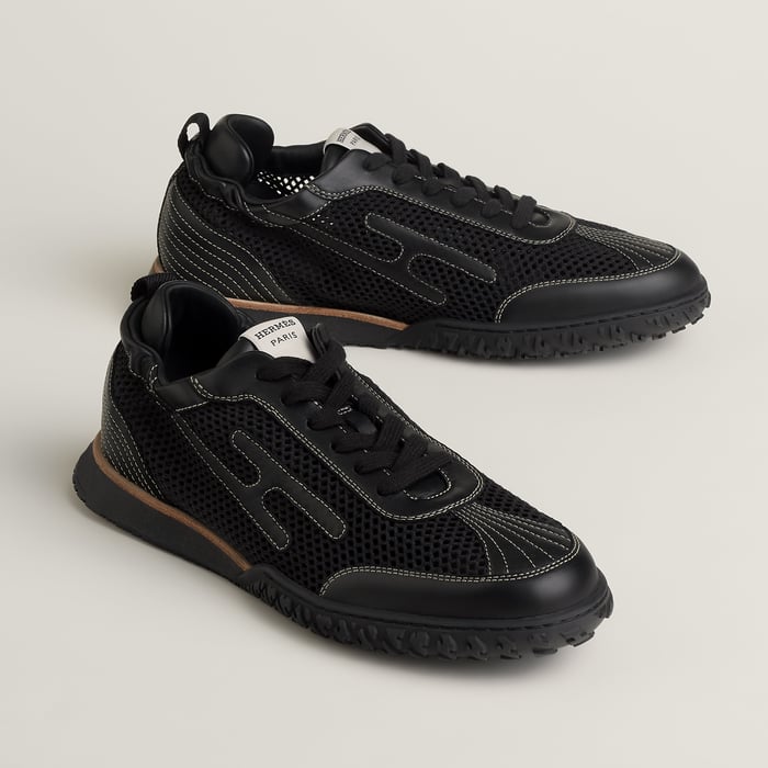 Noir Jet Sneaker