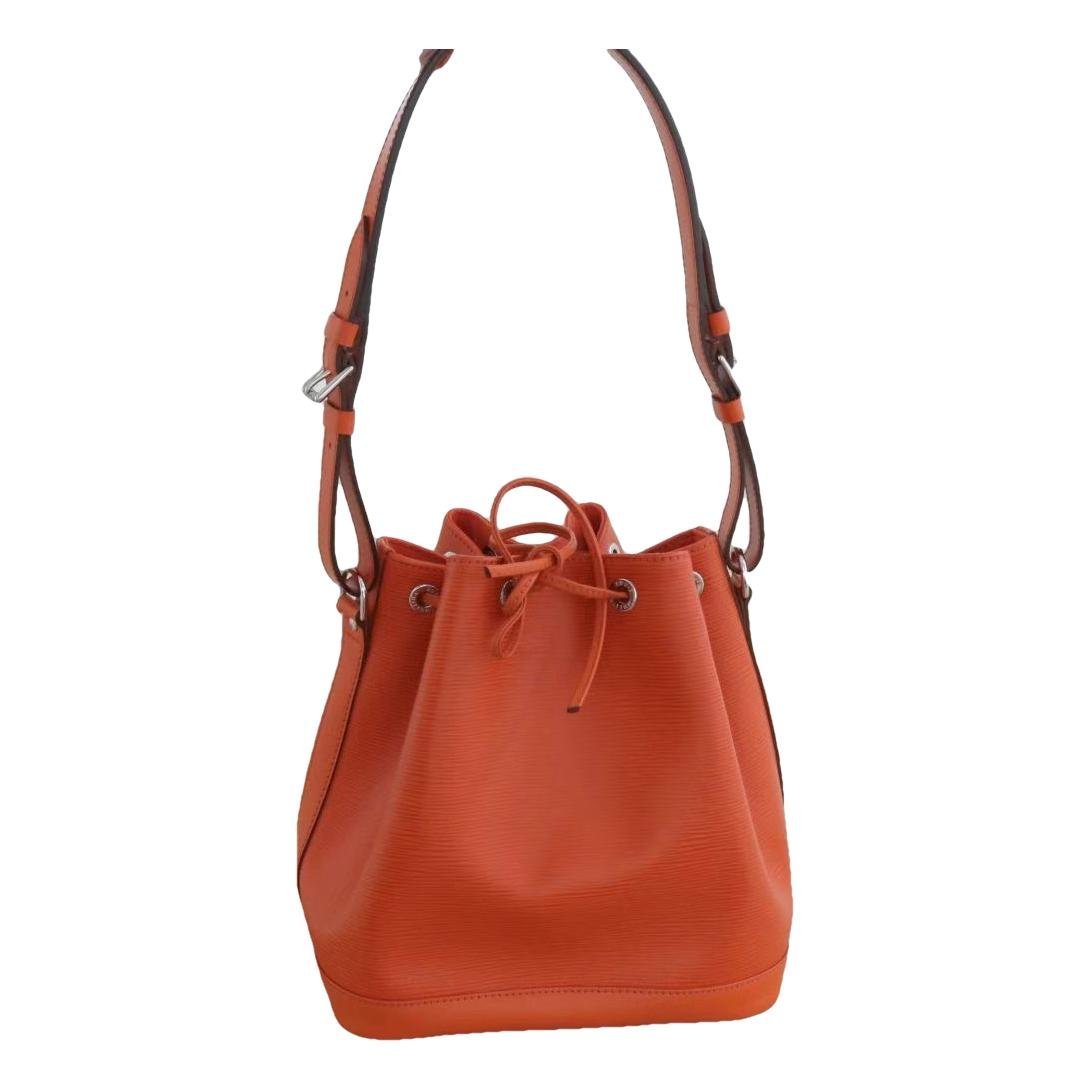Noé leather handbag