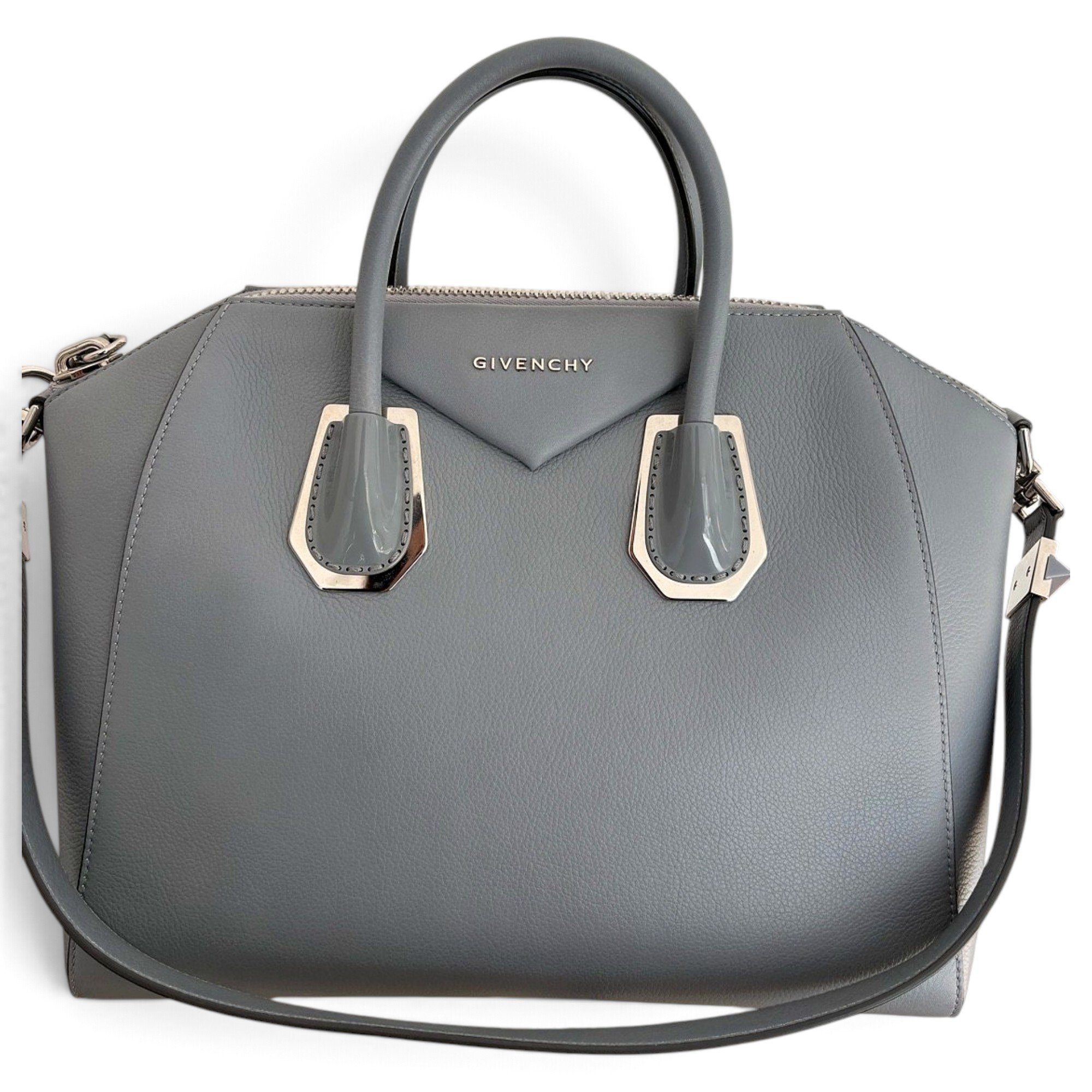 Antigona leather handbag