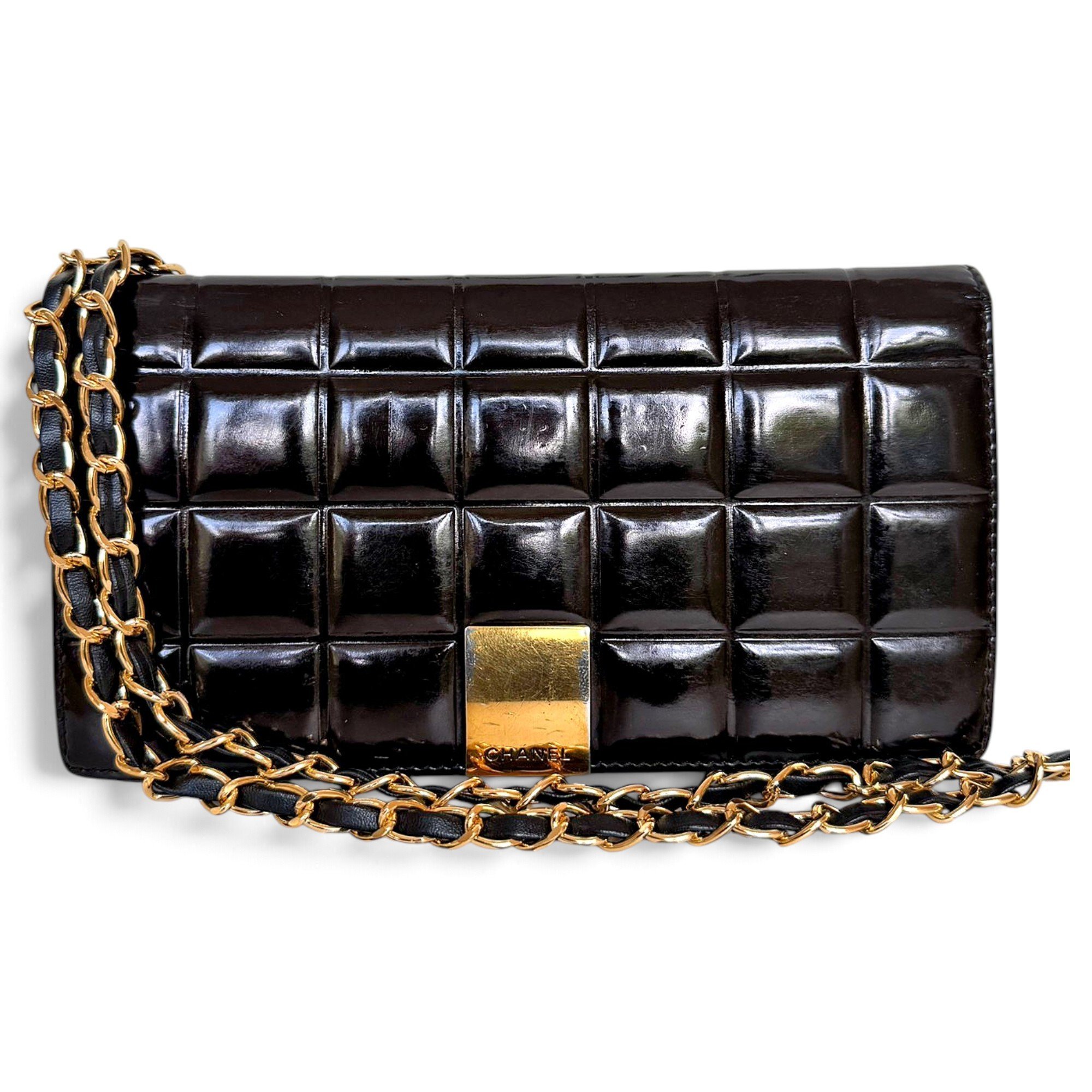 Wallet On Chain Timeless/Classique patent leather crossbody bag